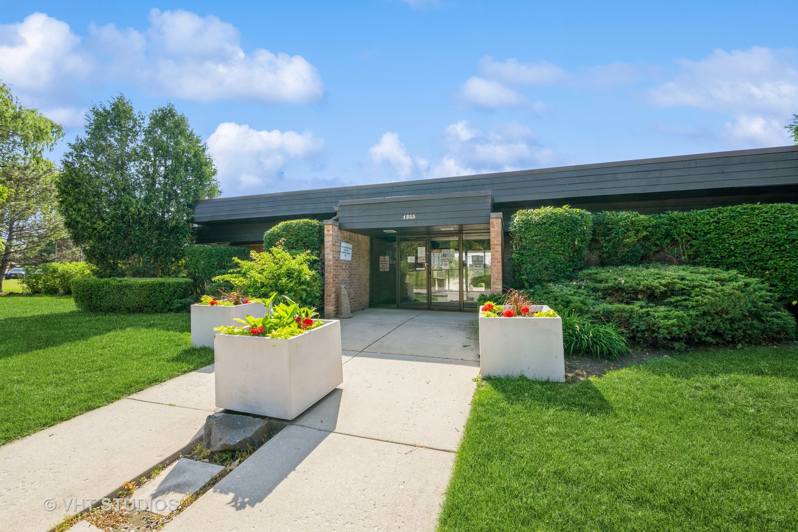 1295 N Sterling Avenue #211, Palatine, IL 60067