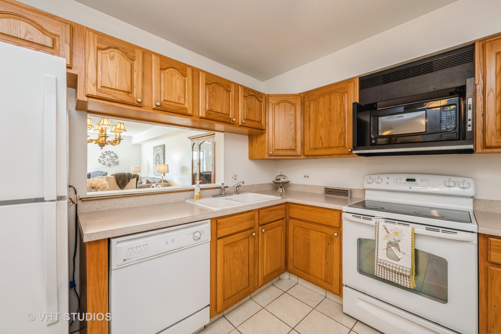 1295 N Sterling Avenue #211, Palatine, IL 60067