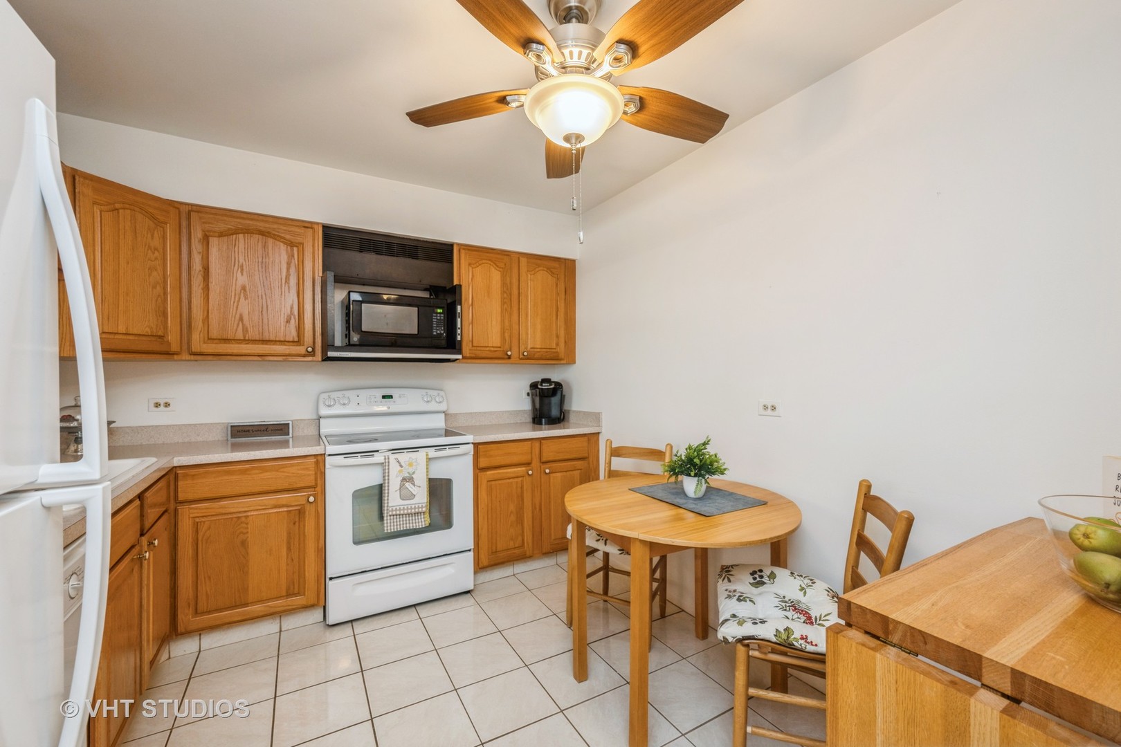 1295 N Sterling Avenue #211, Palatine, IL 60067