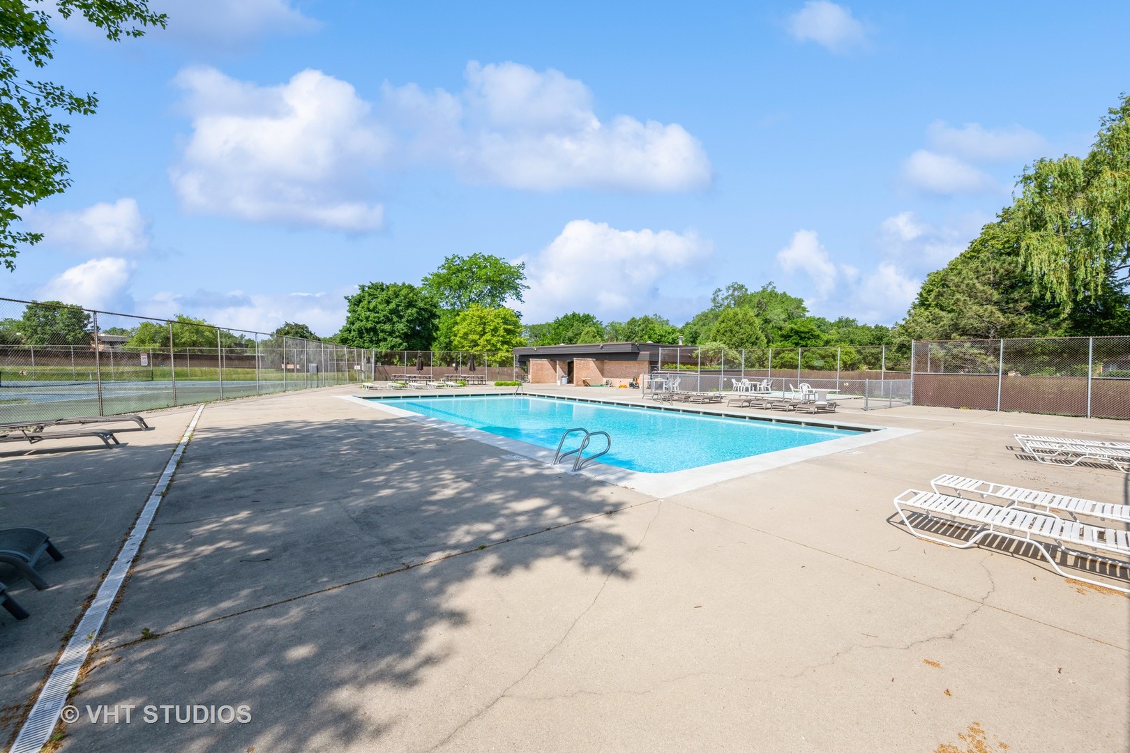 1295 N Sterling Avenue #211, Palatine, IL 60067
