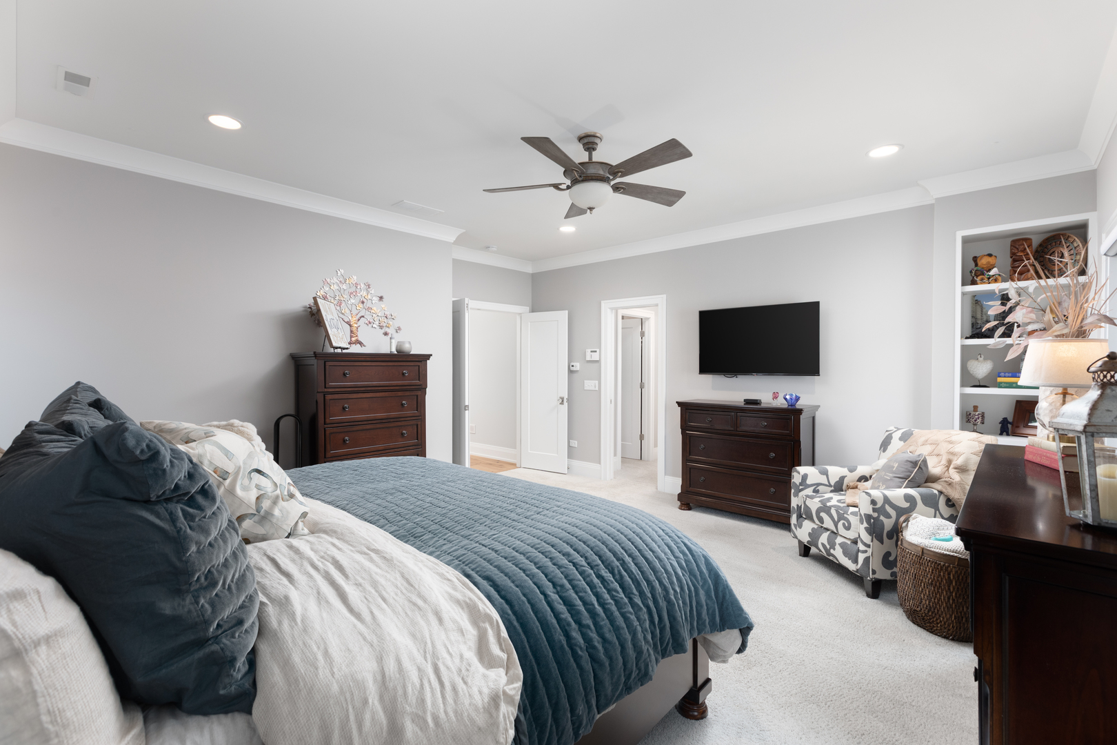 33 N Fremont Street, Naperville, IL 60540