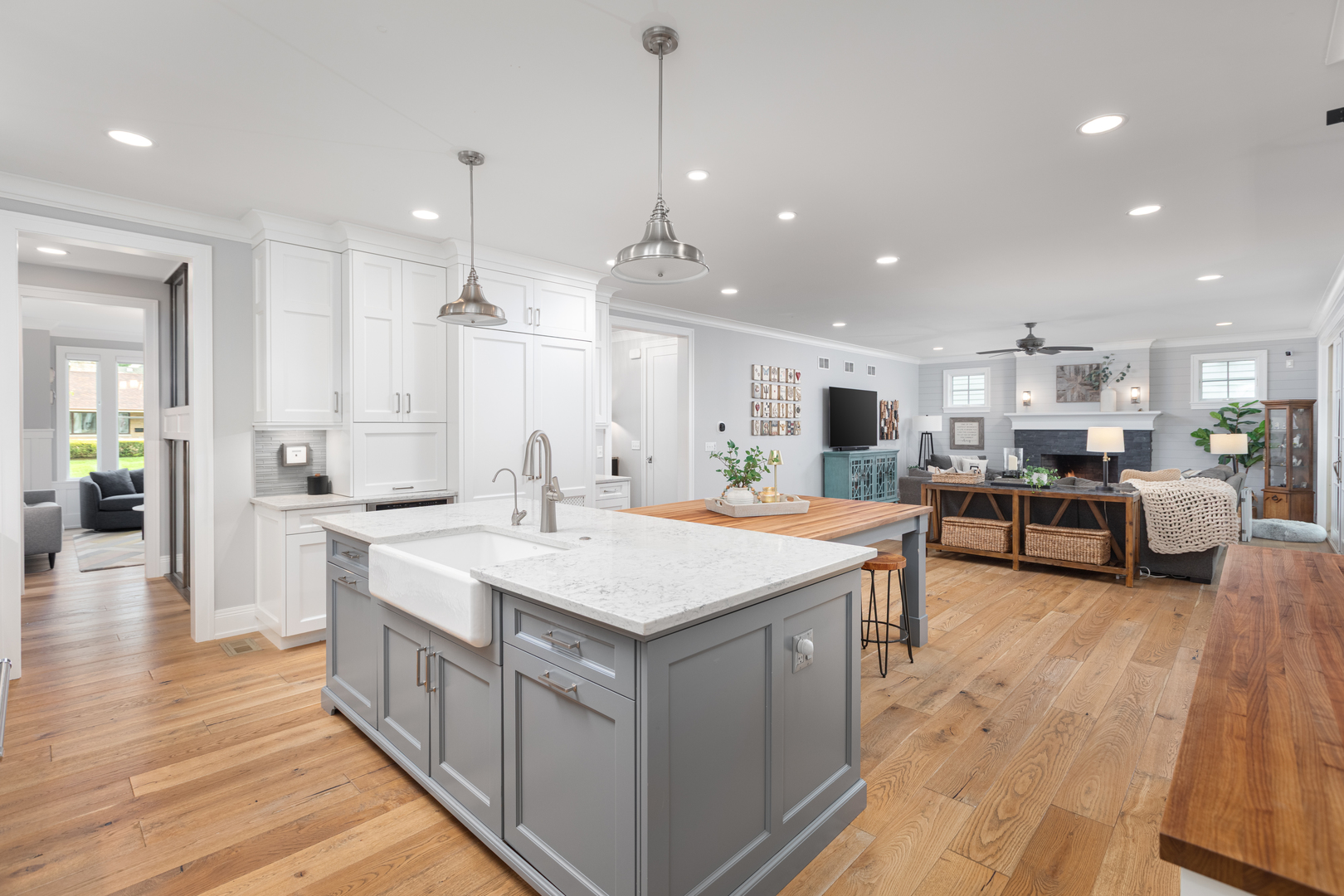 33 N Fremont Street, Naperville, IL 60540