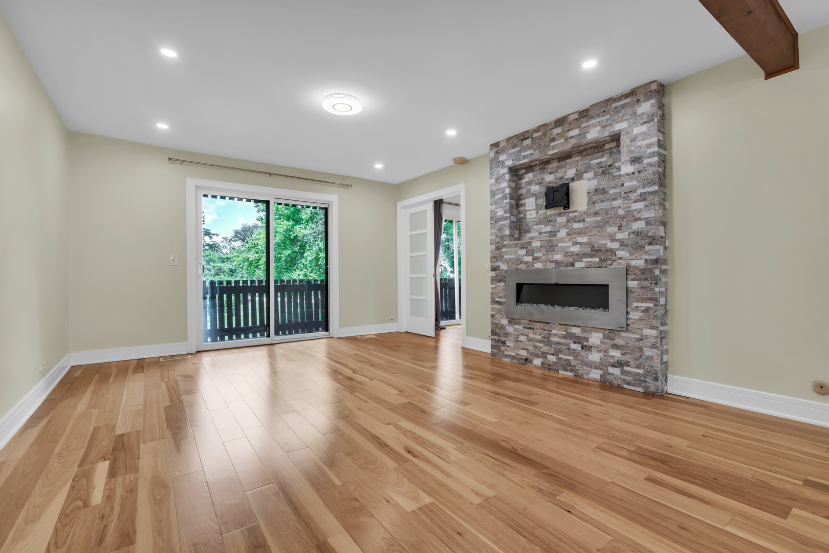 1703 NORTHFIELD Square #D, Northfield, IL 60093