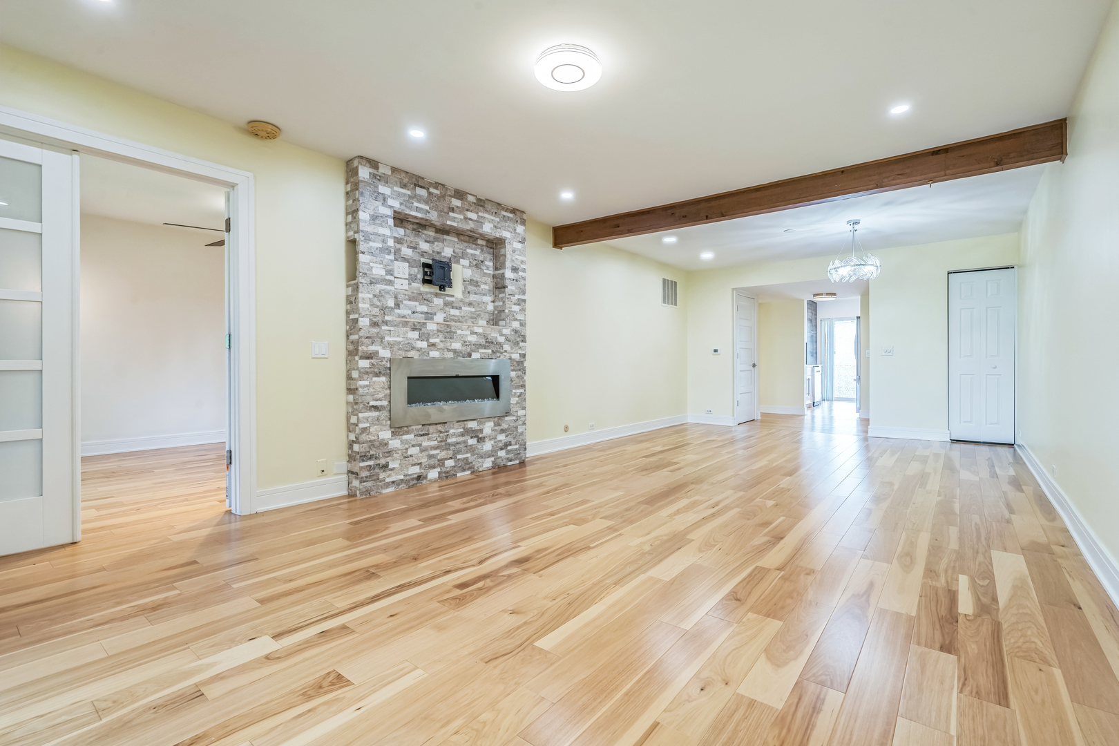 1703 NORTHFIELD Square #D, Northfield, IL 60093