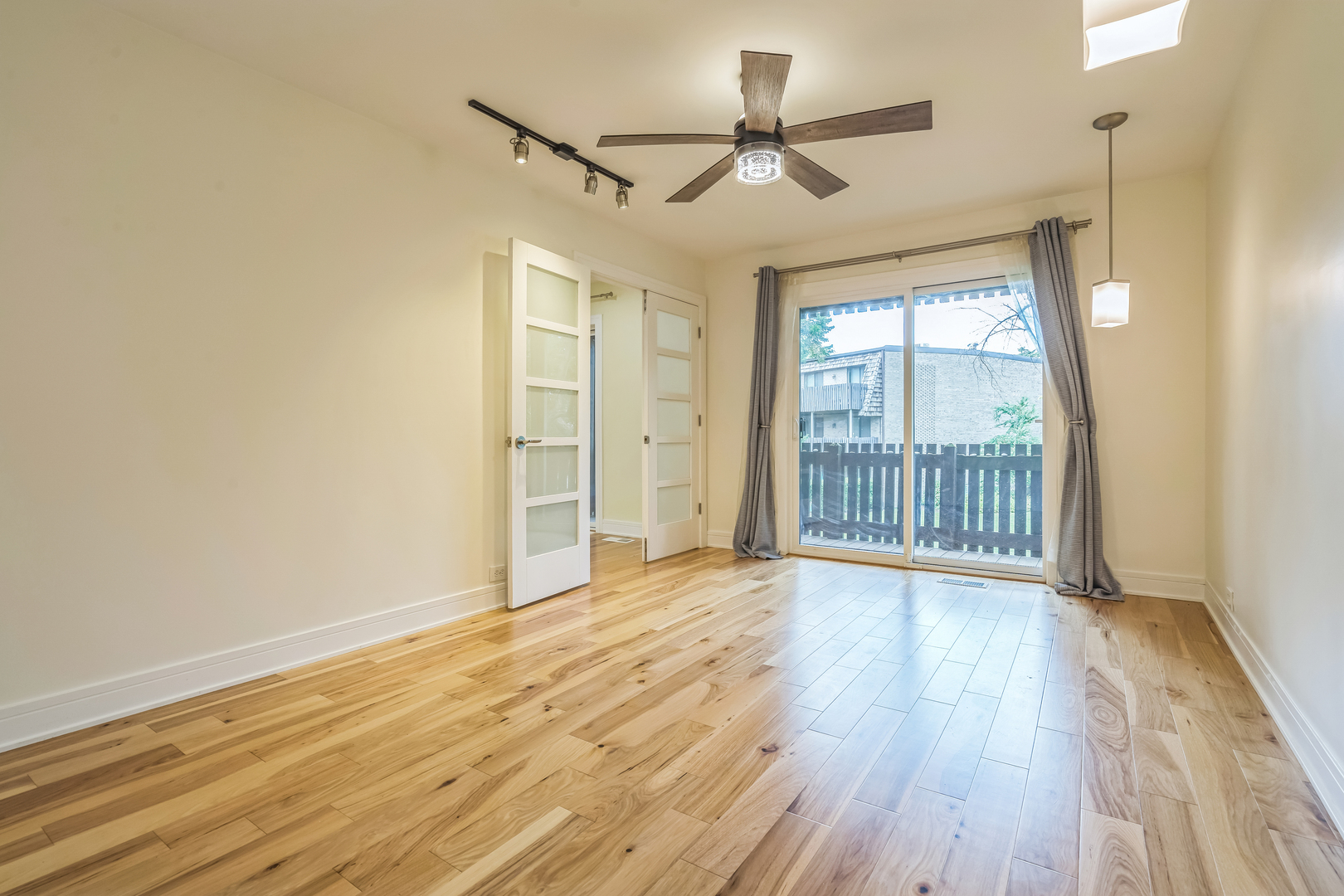 1703 NORTHFIELD Square #D, Northfield, IL 60093