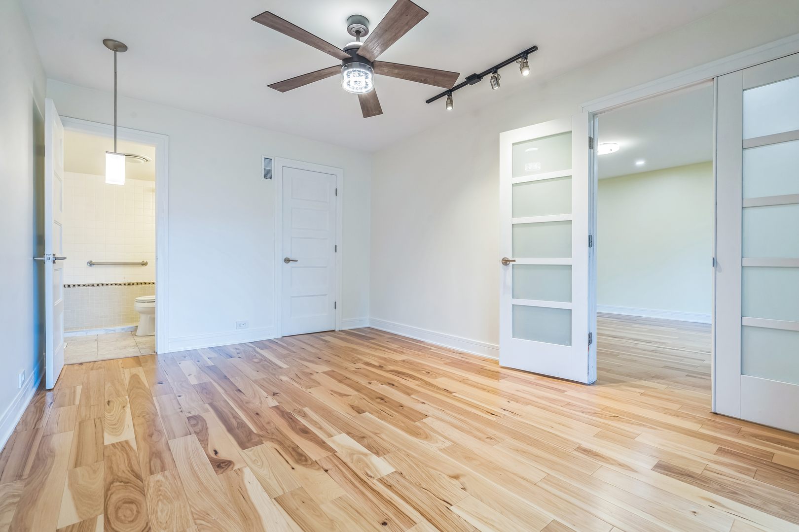 1703 NORTHFIELD Square #D, Northfield, IL 60093