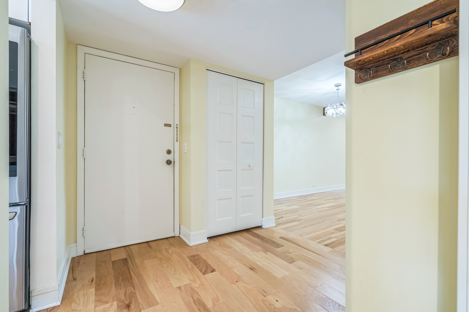 1703 NORTHFIELD Square #D, Northfield, IL 60093