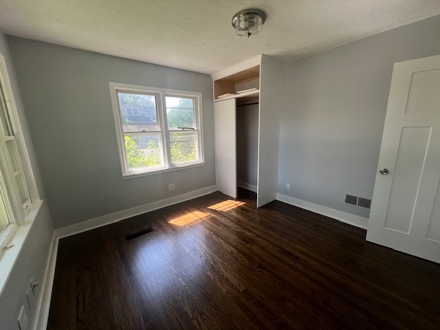 4052 Old Grand Avenue, Gurnee, IL 60031