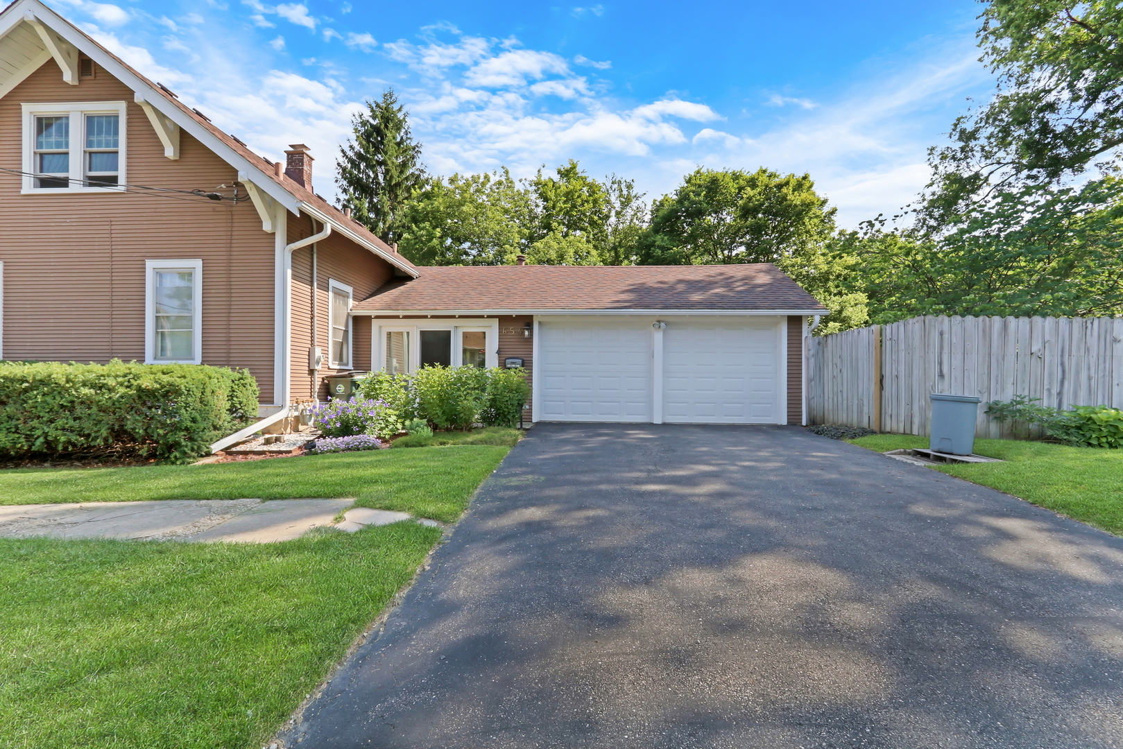 654 Main Street, Antioch, IL 60002