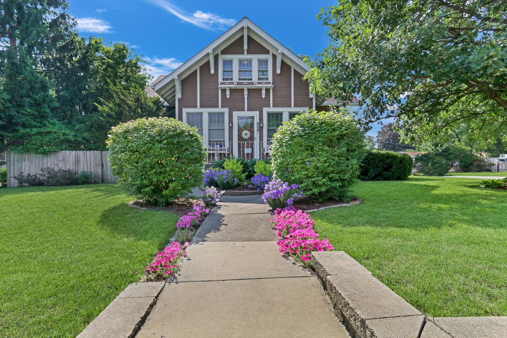 654 Main Street, Antioch, IL 60002