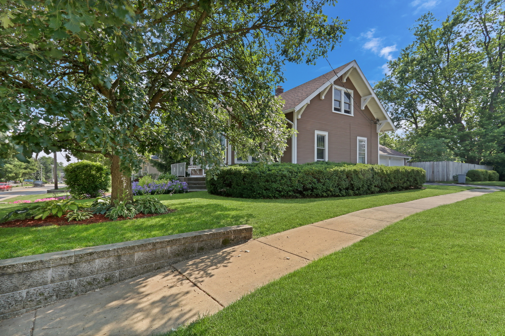654 Main Street, Antioch, IL 60002