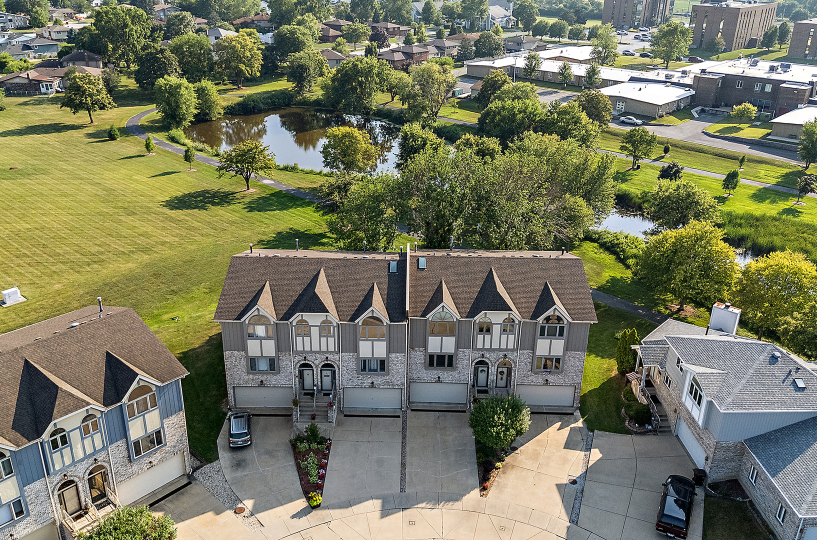 6955 Kingston Court, Tinley Park, IL 60477