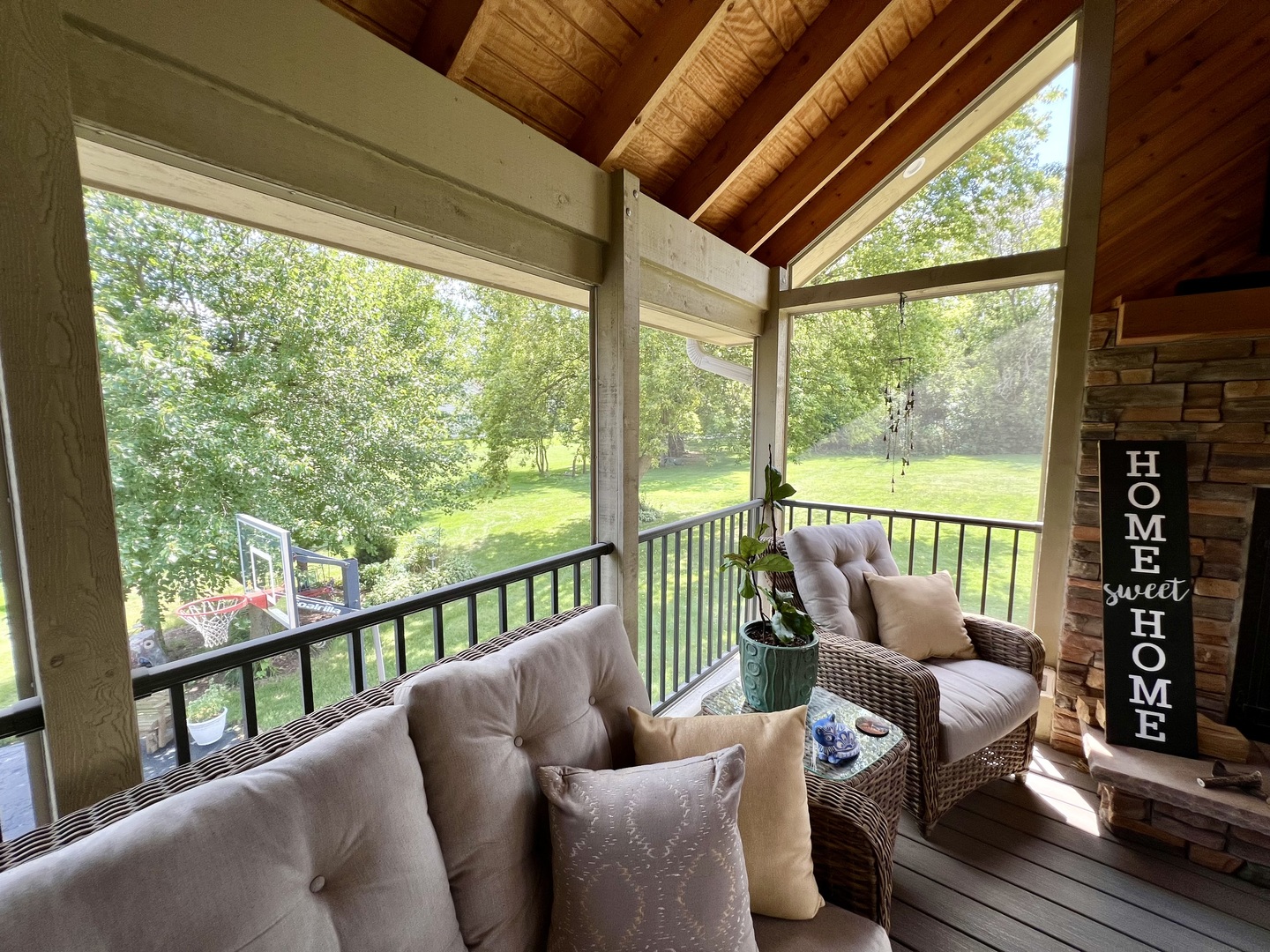 38W715 Bonnie Court, St. Charles, IL 60175
