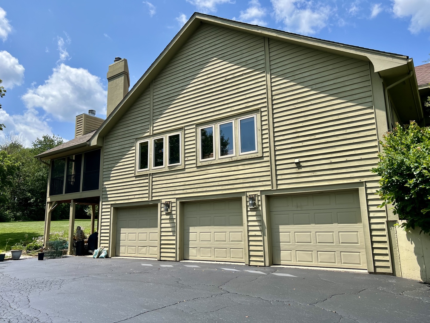38W715 Bonnie Court, St. Charles, IL 60175