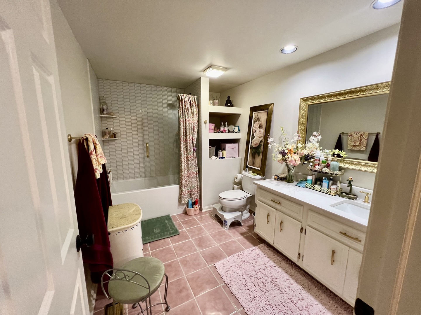 38W715 Bonnie Court, St. Charles, IL 60175