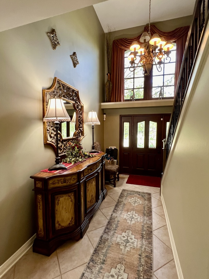 38W715 Bonnie Court, St. Charles, IL 60175