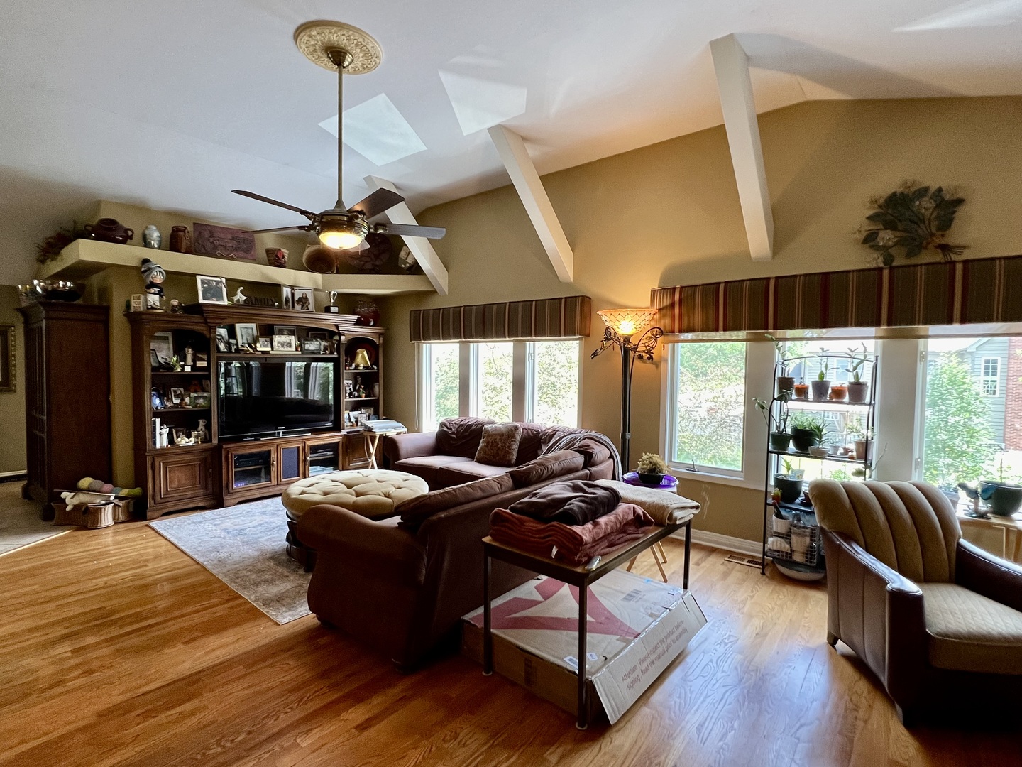 38W715 Bonnie Court, St. Charles, IL 60175