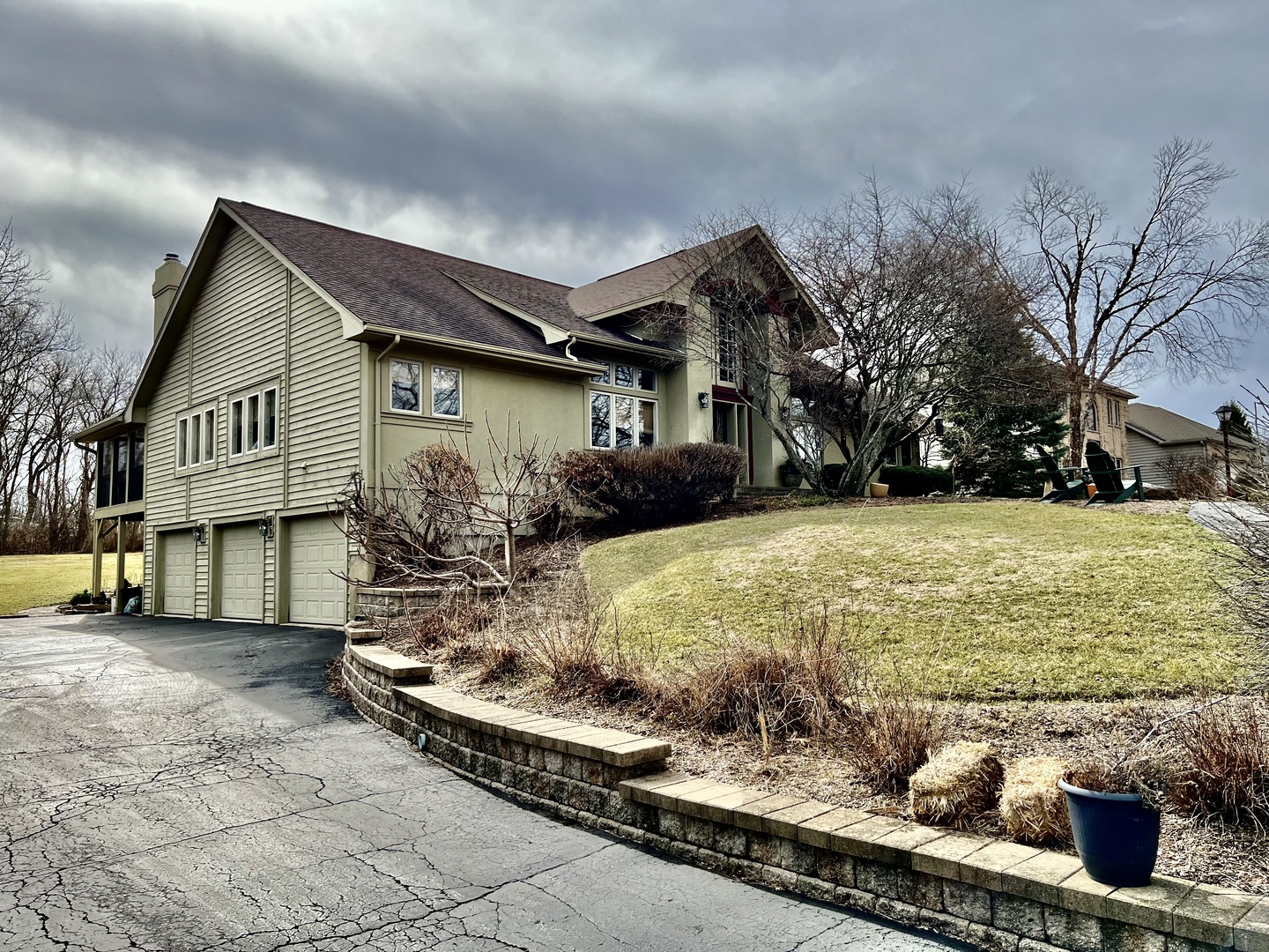 38W715 Bonnie Court, St. Charles, IL 60175
