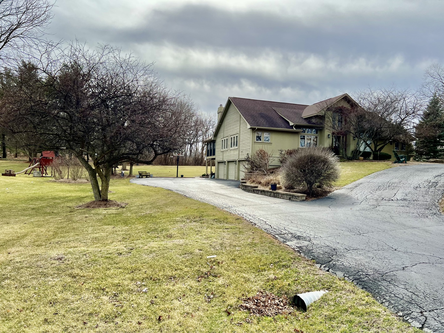 38W715 Bonnie Court, St. Charles, IL 60175