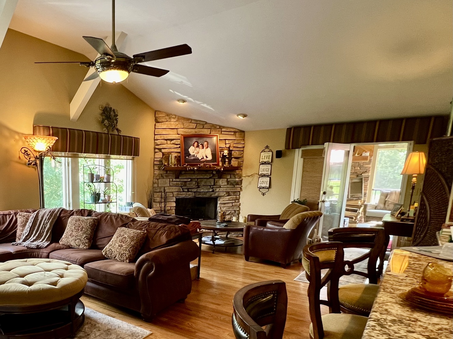 38W715 Bonnie Court, St. Charles, IL 60175