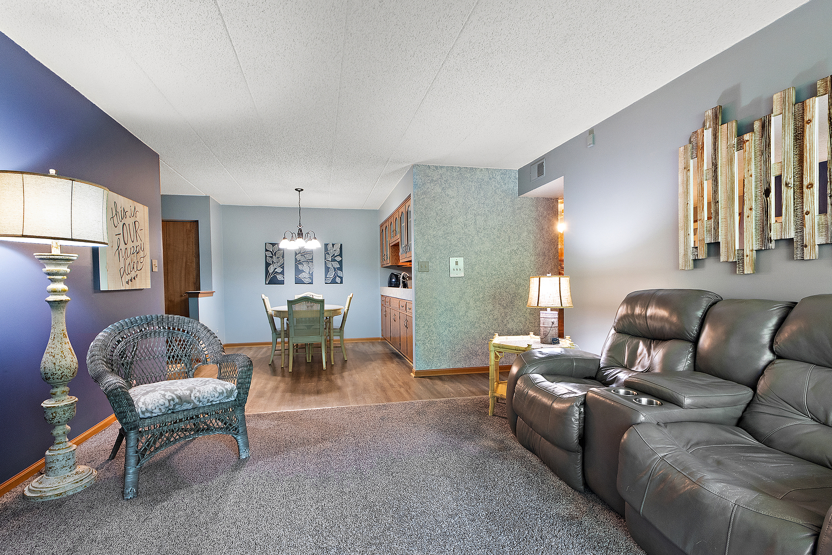 8425 W 95th Street #27, Hickory Hills, IL 60457