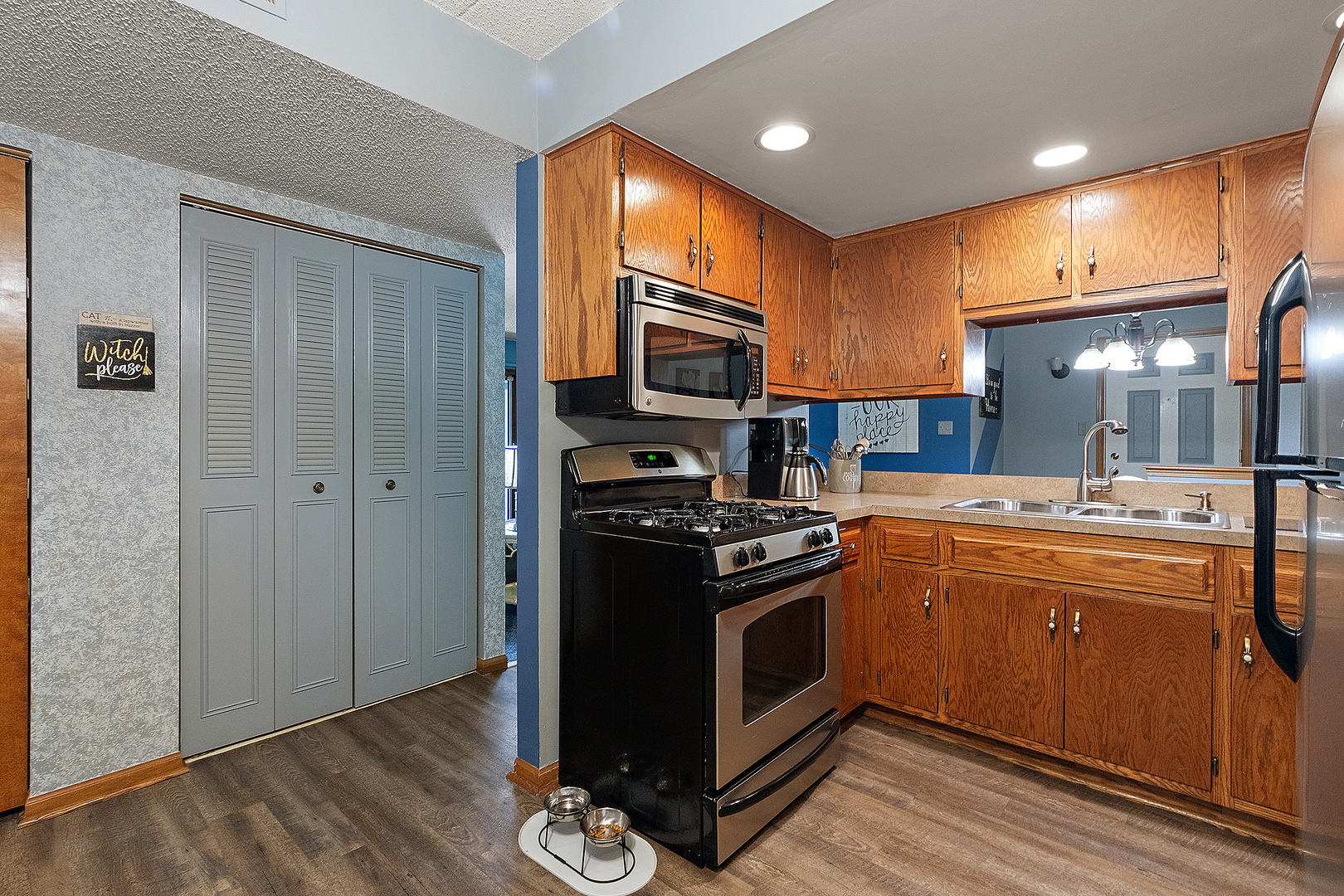 8425 W 95th Street #27, Hickory Hills, IL 60457