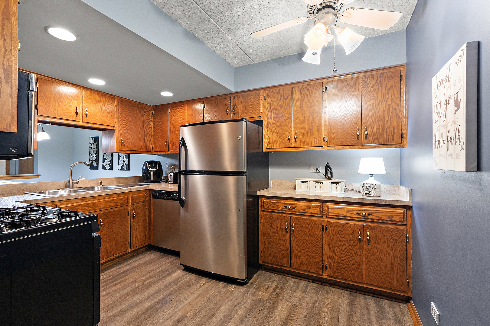 8425 W 95th Street #27, Hickory Hills, IL 60457