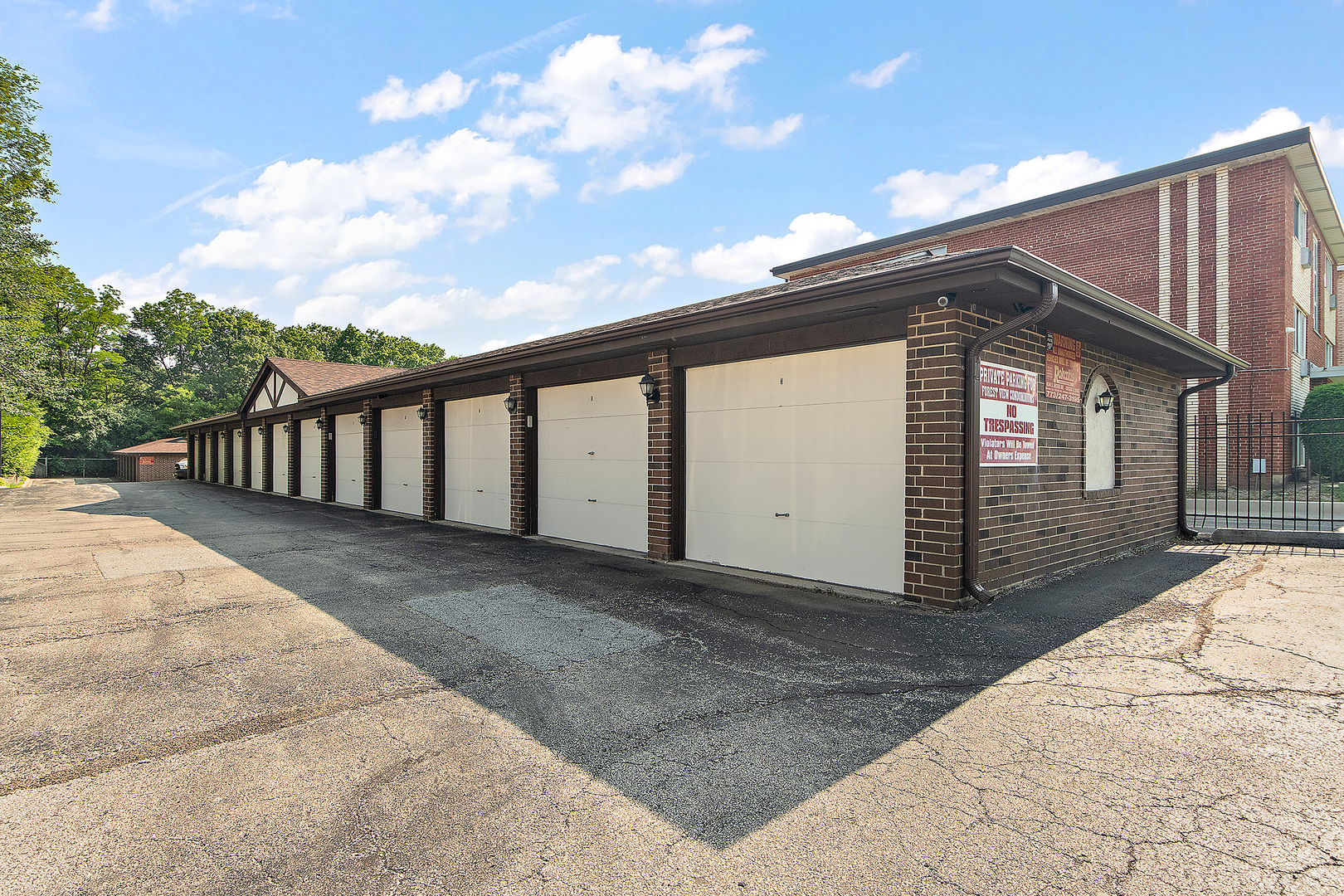 8425 W 95th Street #27, Hickory Hills, IL 60457