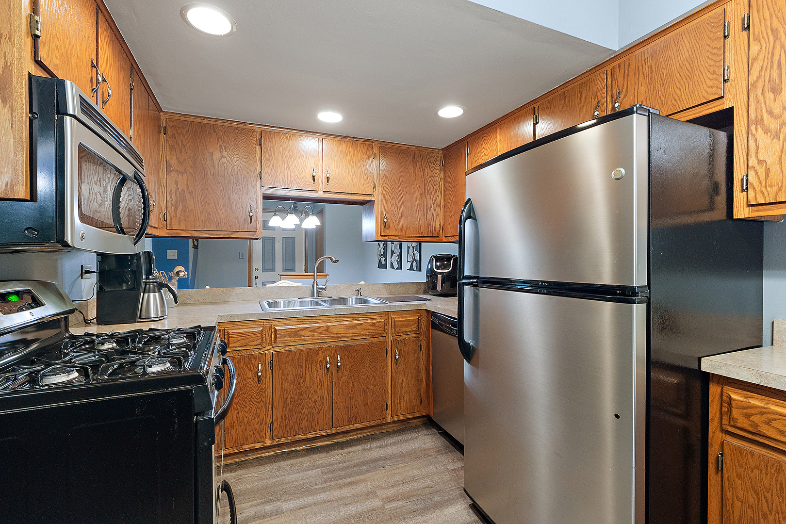 8425 W 95th Street #27, Hickory Hills, IL 60457
