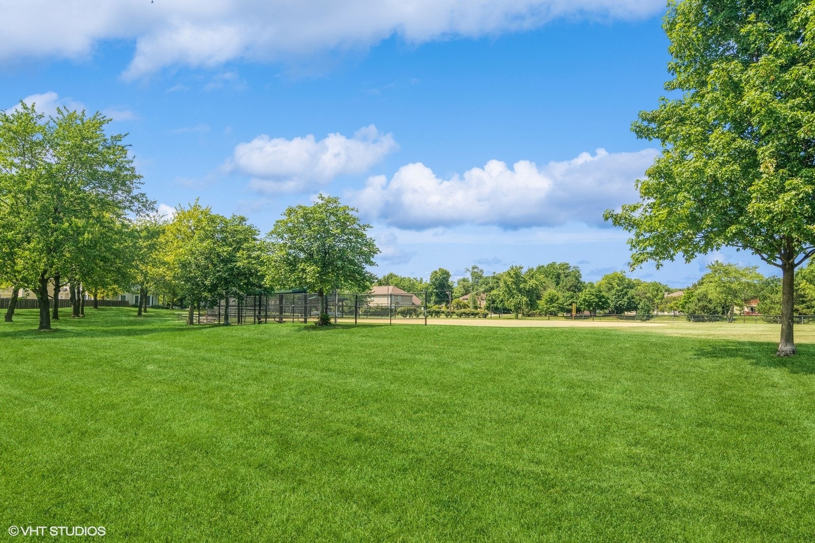 550 E Windgate Court, Arlington Heights, IL 60005