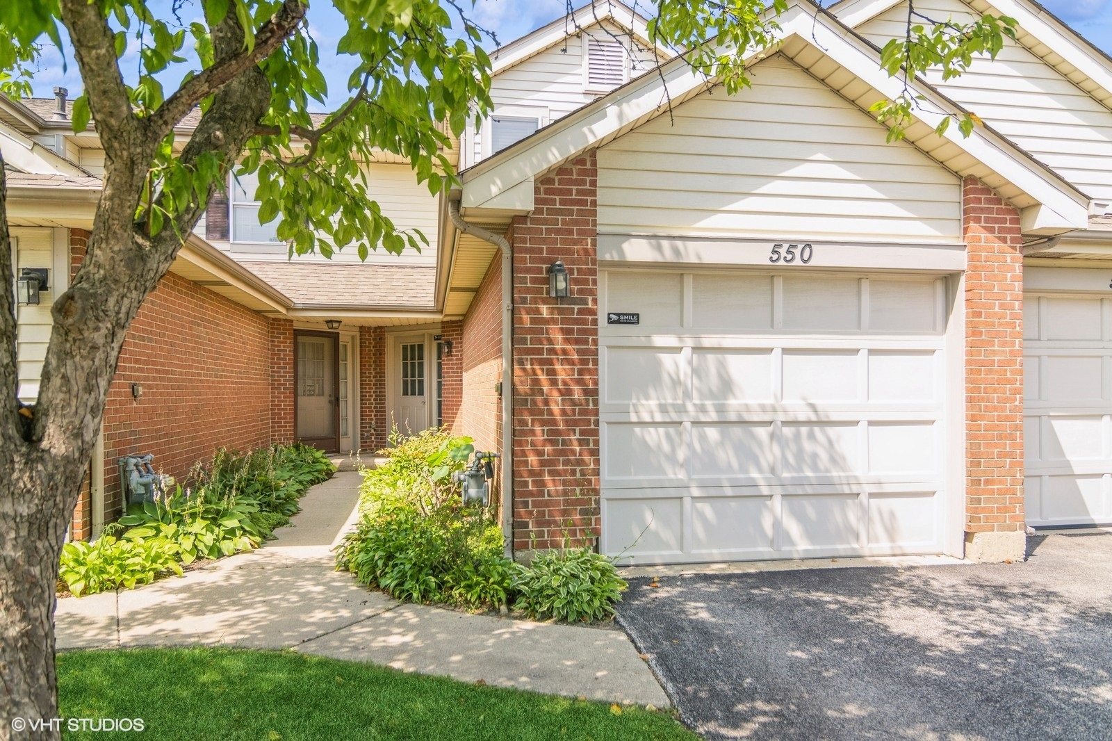 550 E Windgate Court, Arlington Heights, IL 60005
