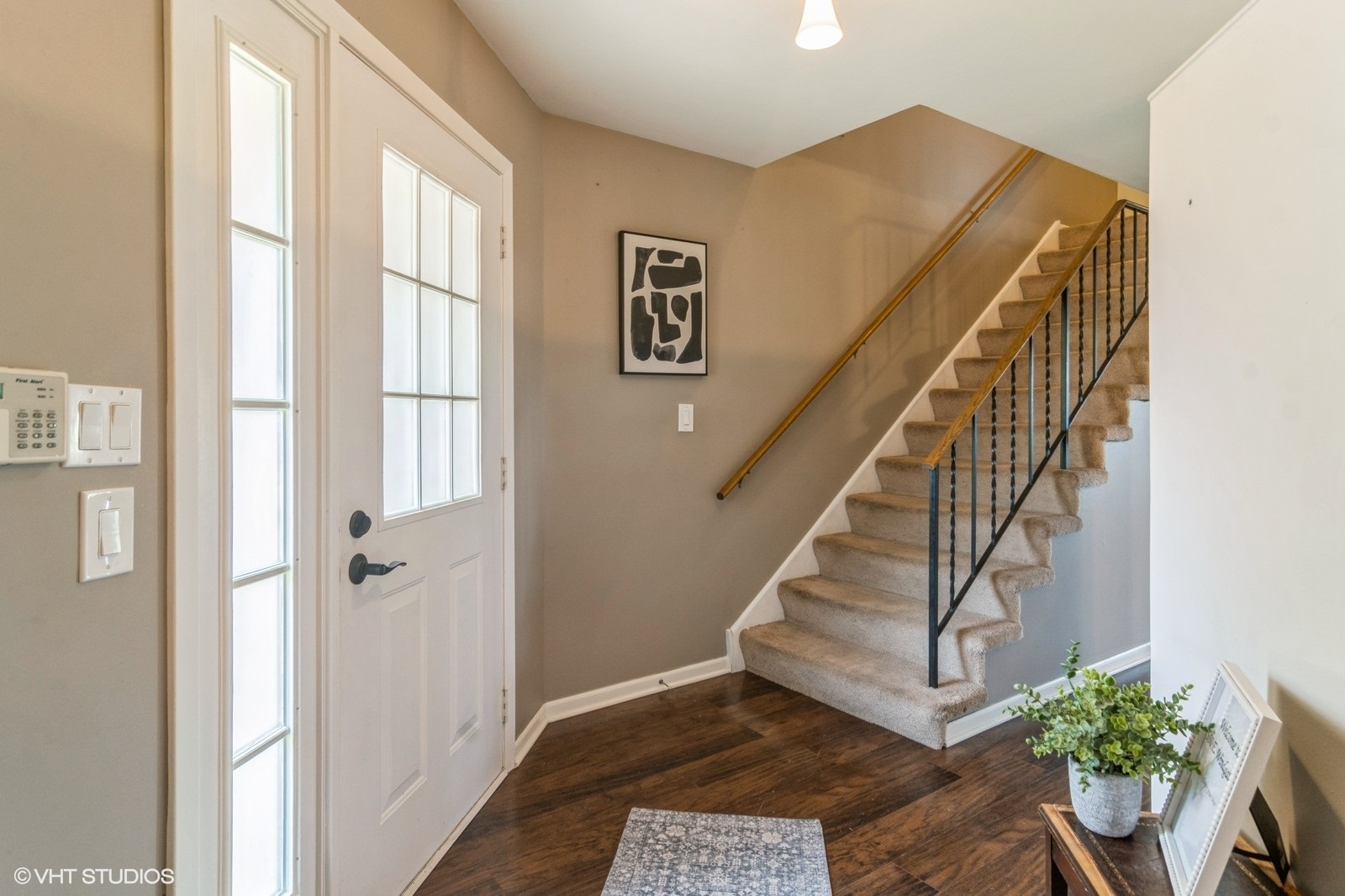 550 E Windgate Court, Arlington Heights, IL 60005