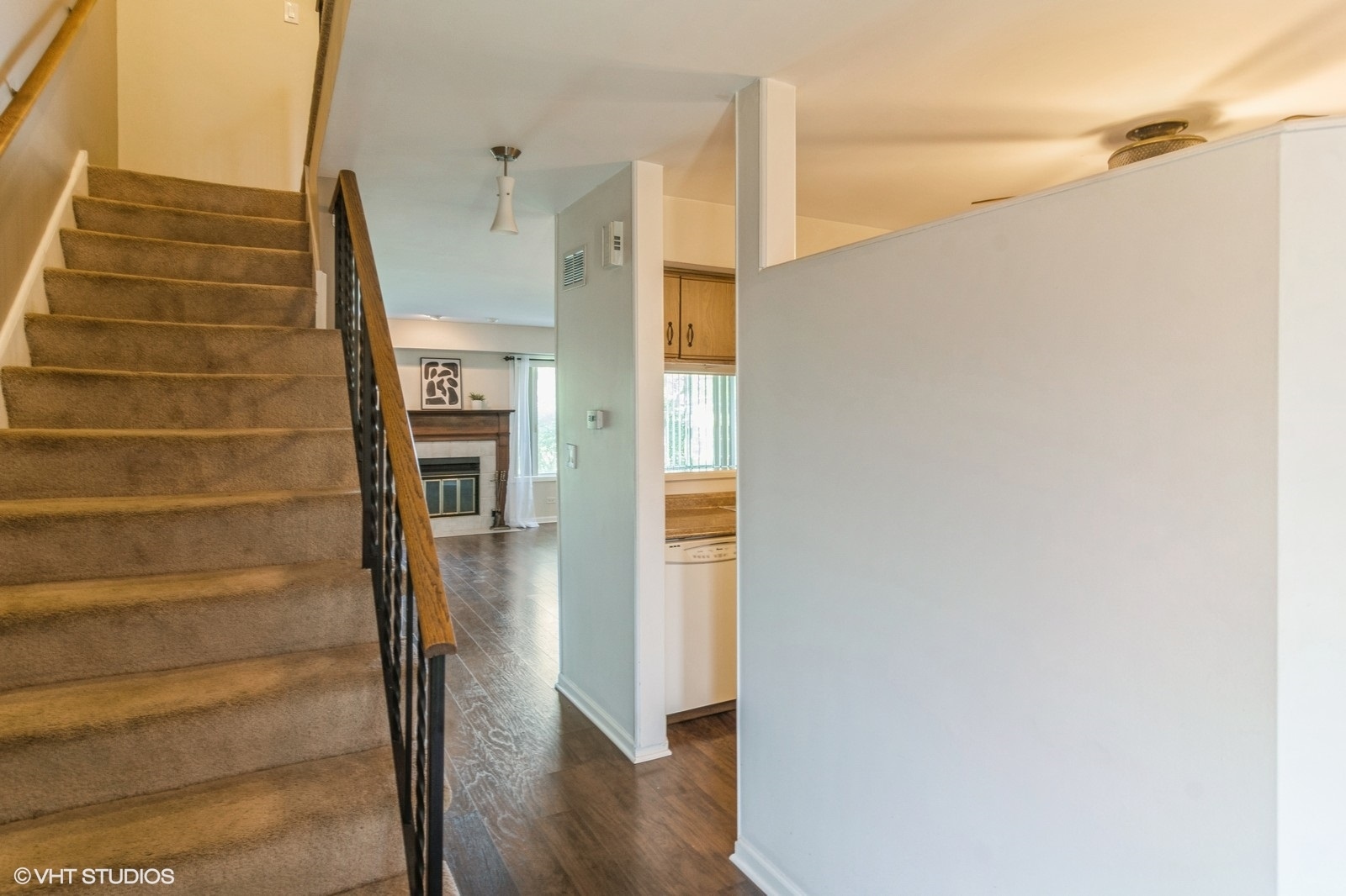 550 E Windgate Court, Arlington Heights, IL 60005