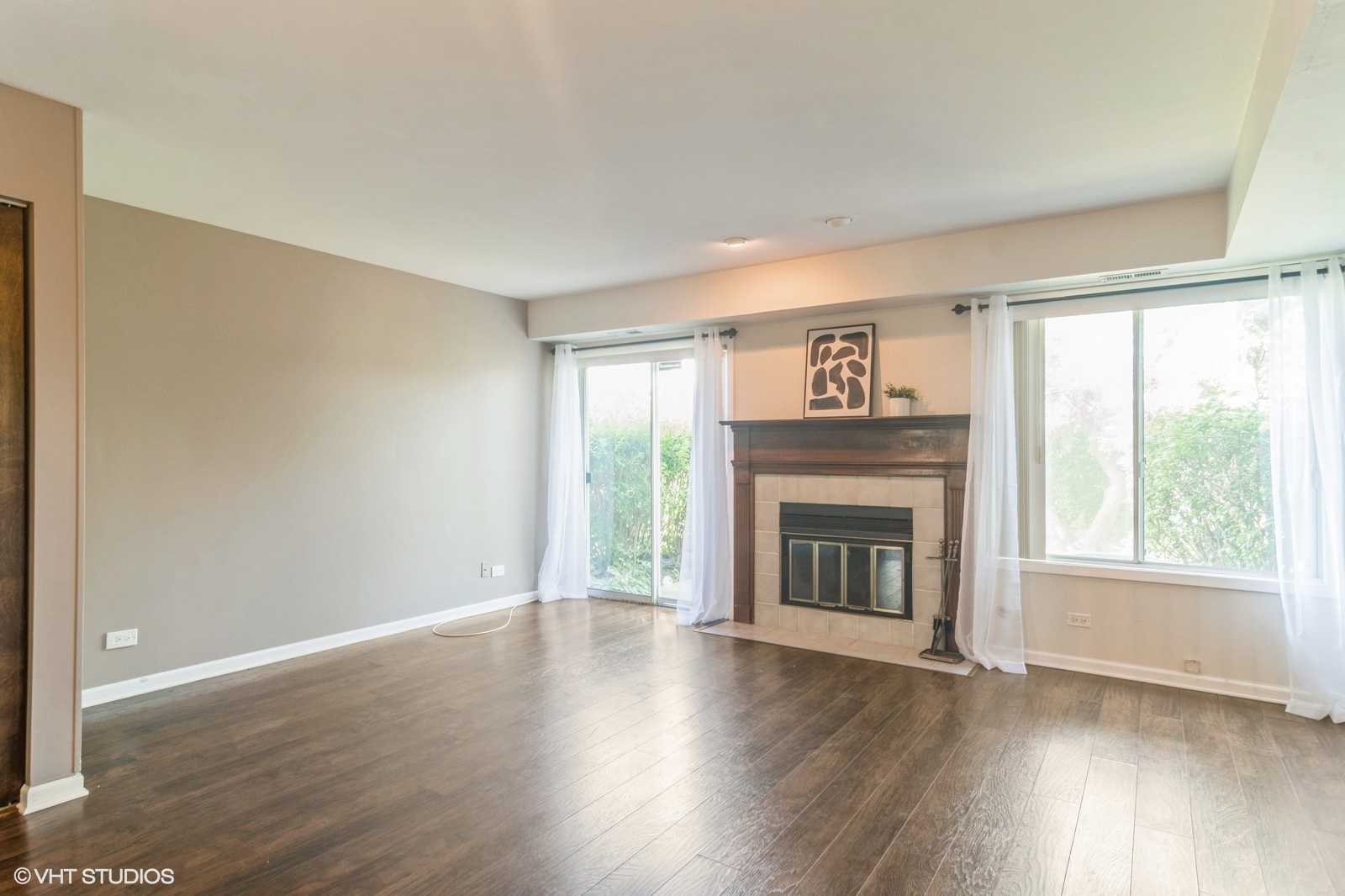 550 E Windgate Court, Arlington Heights, IL 60005