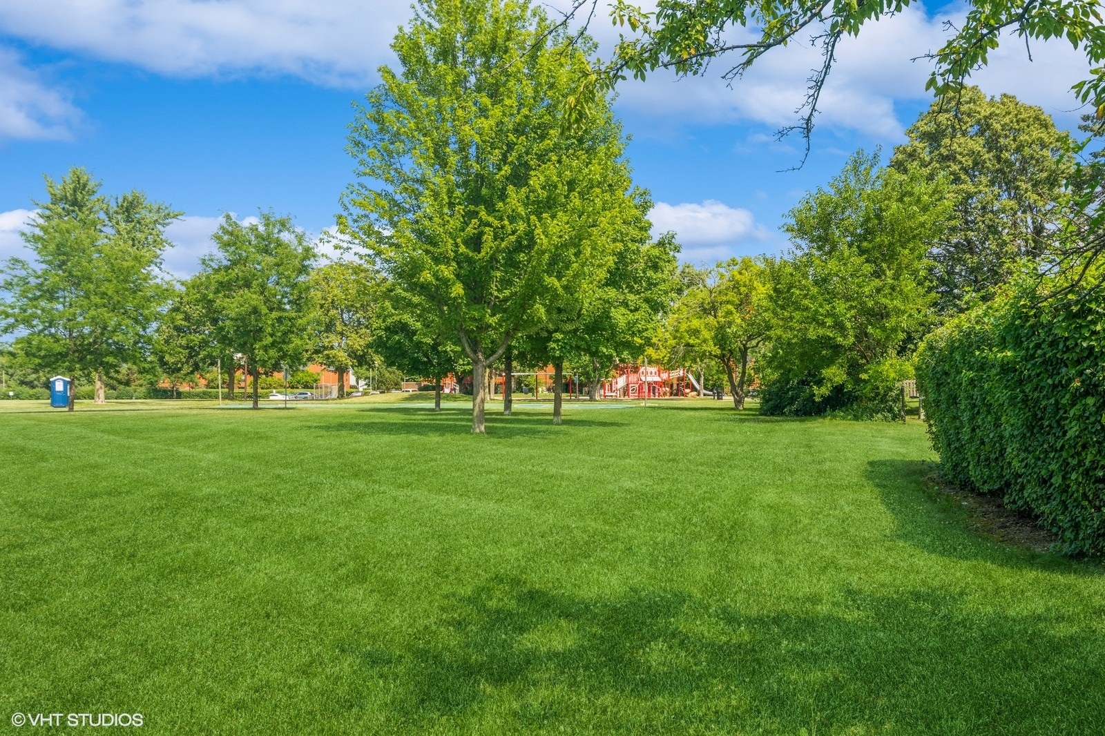 550 E Windgate Court, Arlington Heights, IL 60005