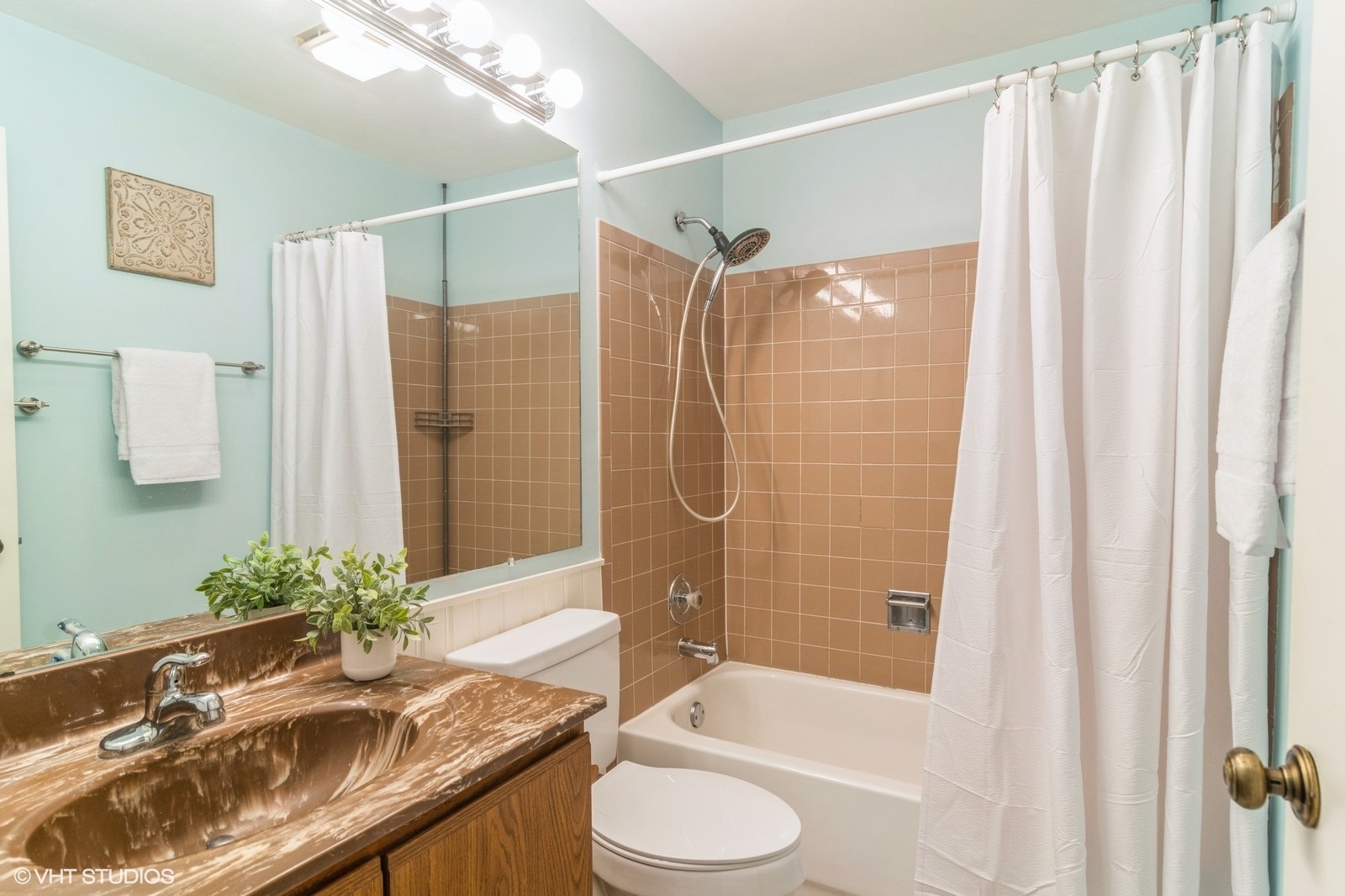550 E Windgate Court, Arlington Heights, IL 60005