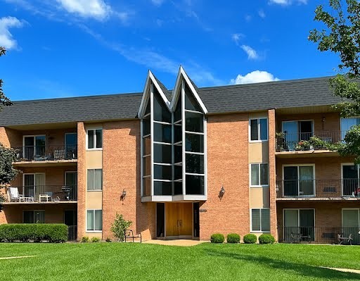1056 N Mill Street #306, Naperville, IL 60563