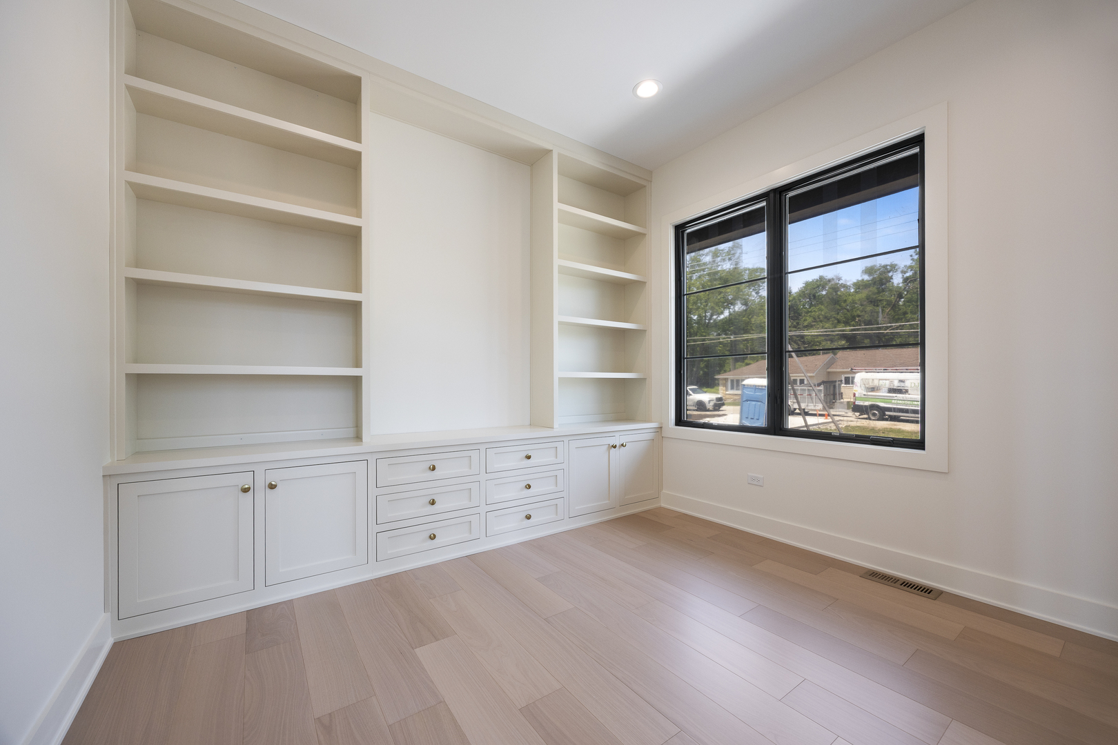 23w731 Hobson Road, Naperville, IL 60564