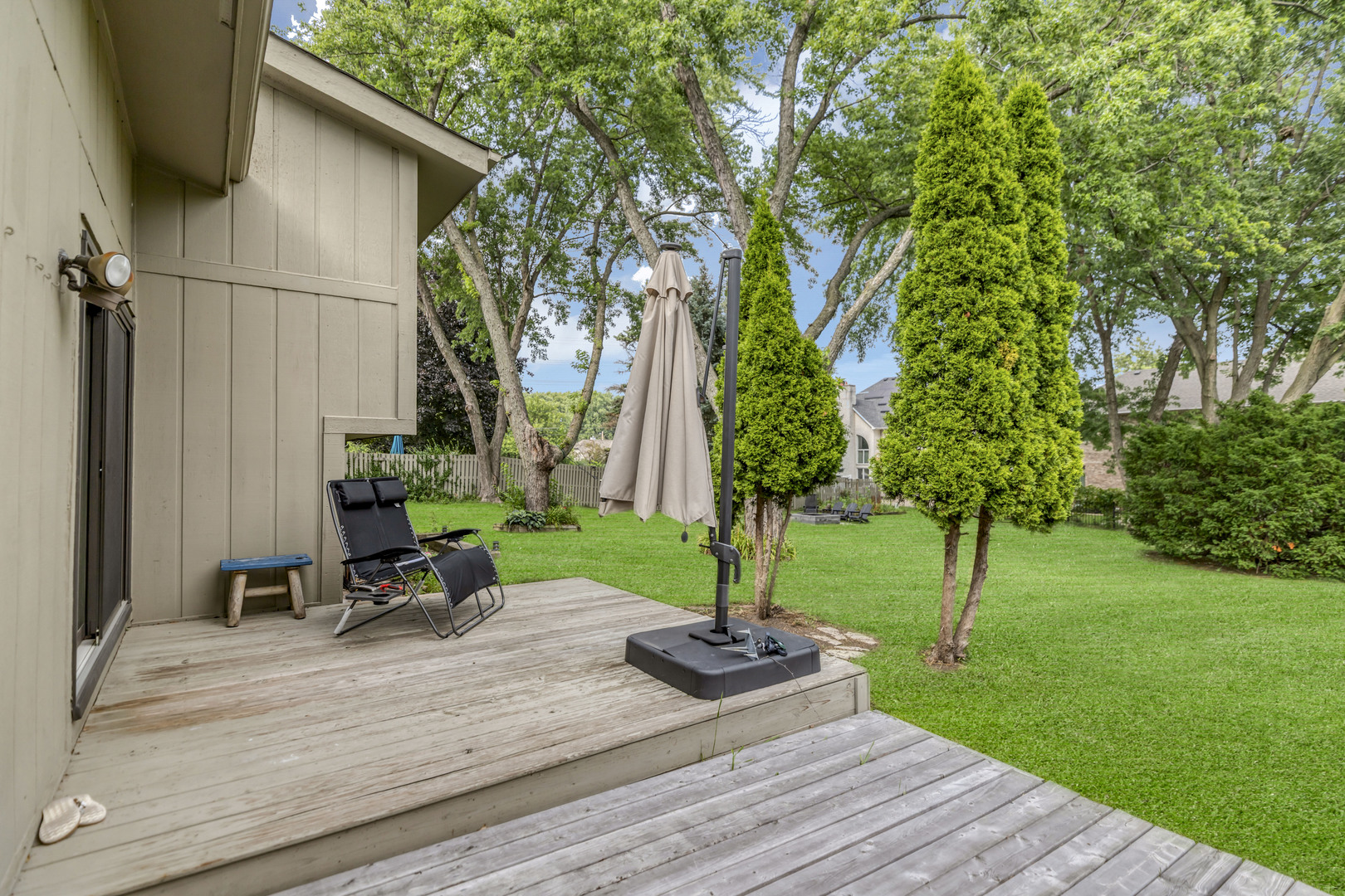 755 N Woodfield Trail, Roselle, IL 60172
