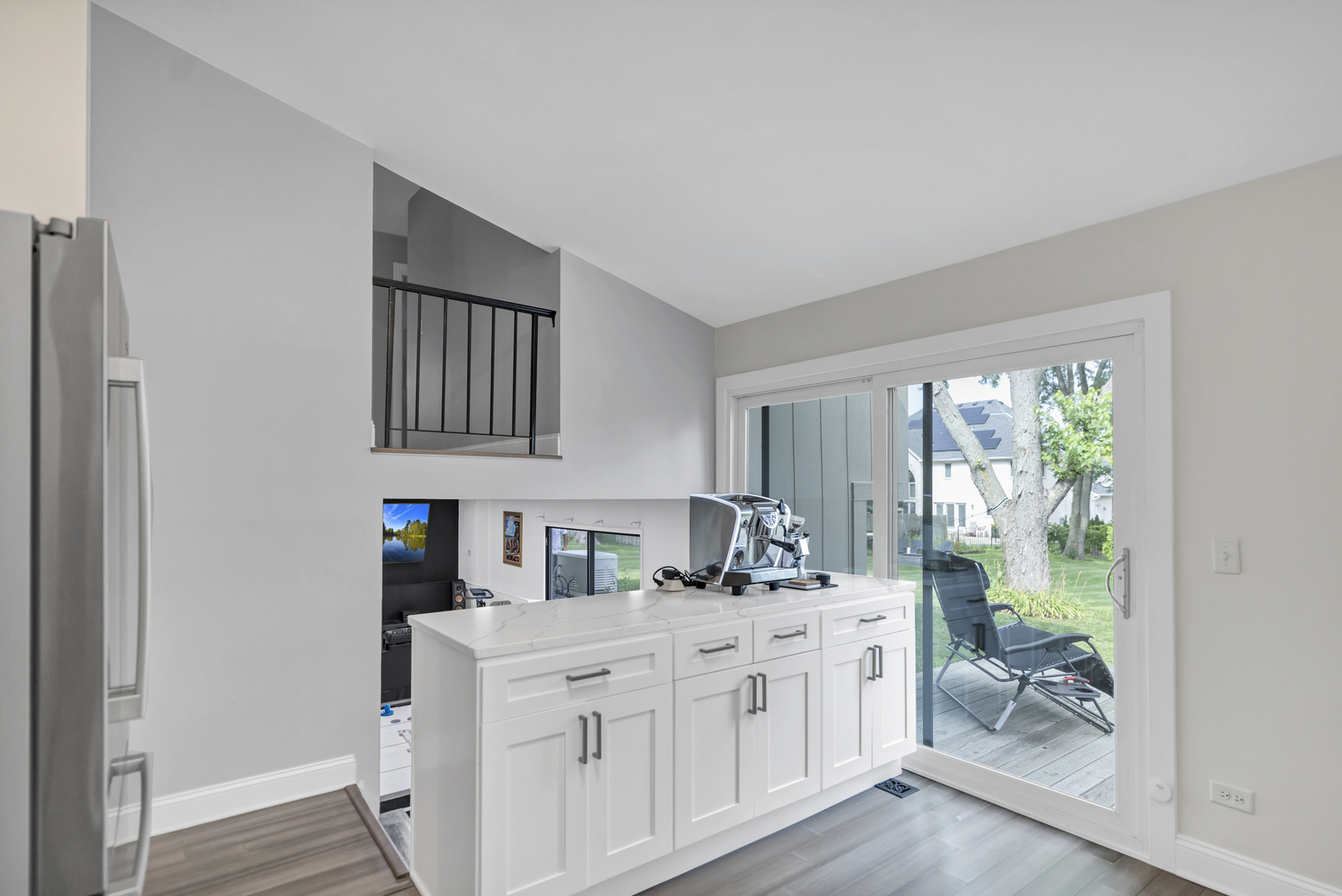 755 N Woodfield Trail, Roselle, IL 60172