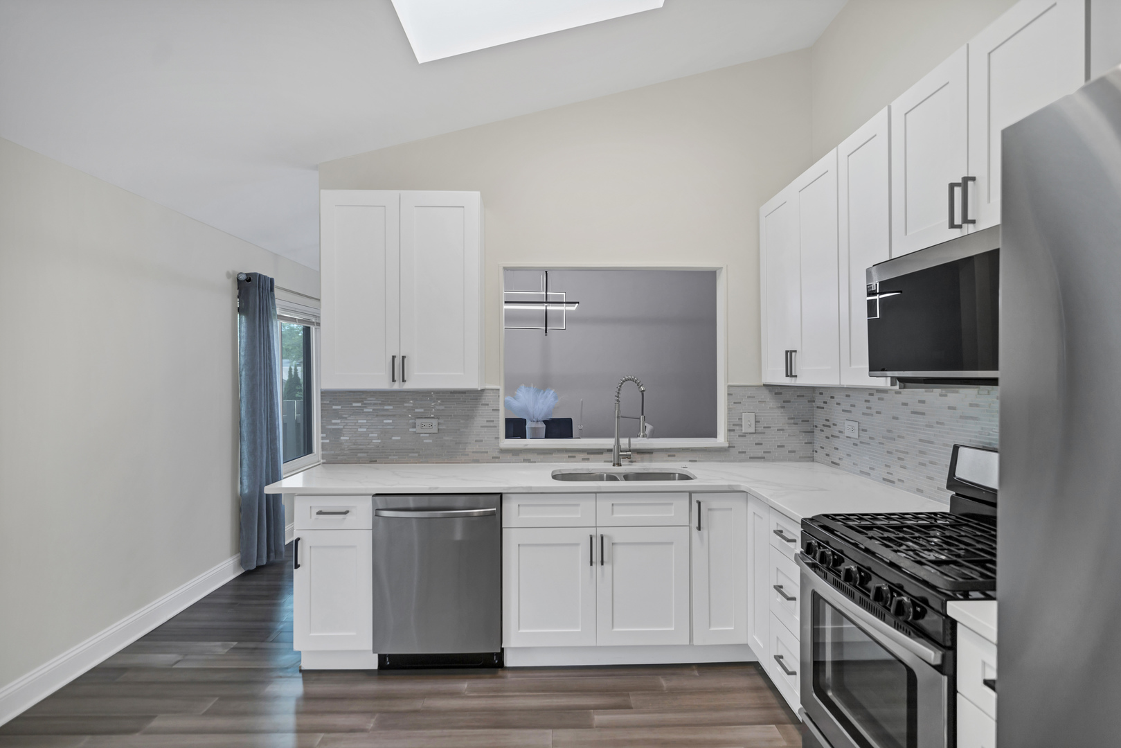 755 N Woodfield Trail, Roselle, IL 60172