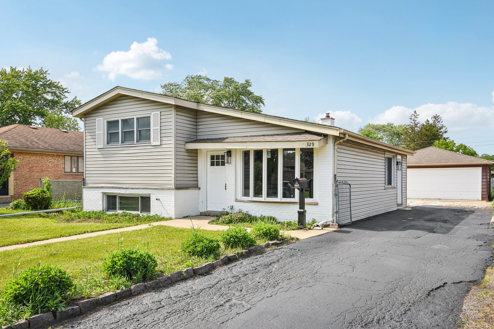 329 E Jefferson Street, Bensenville, IL 60106