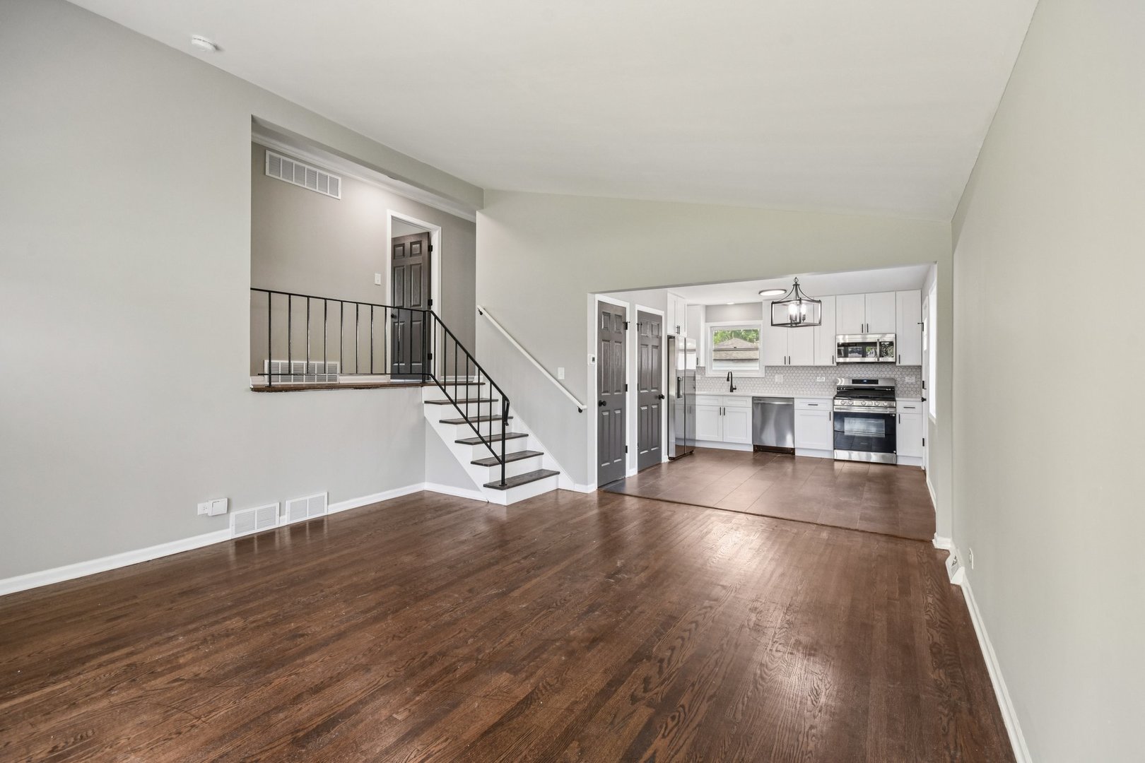 329 E Jefferson Street, Bensenville, IL 60106