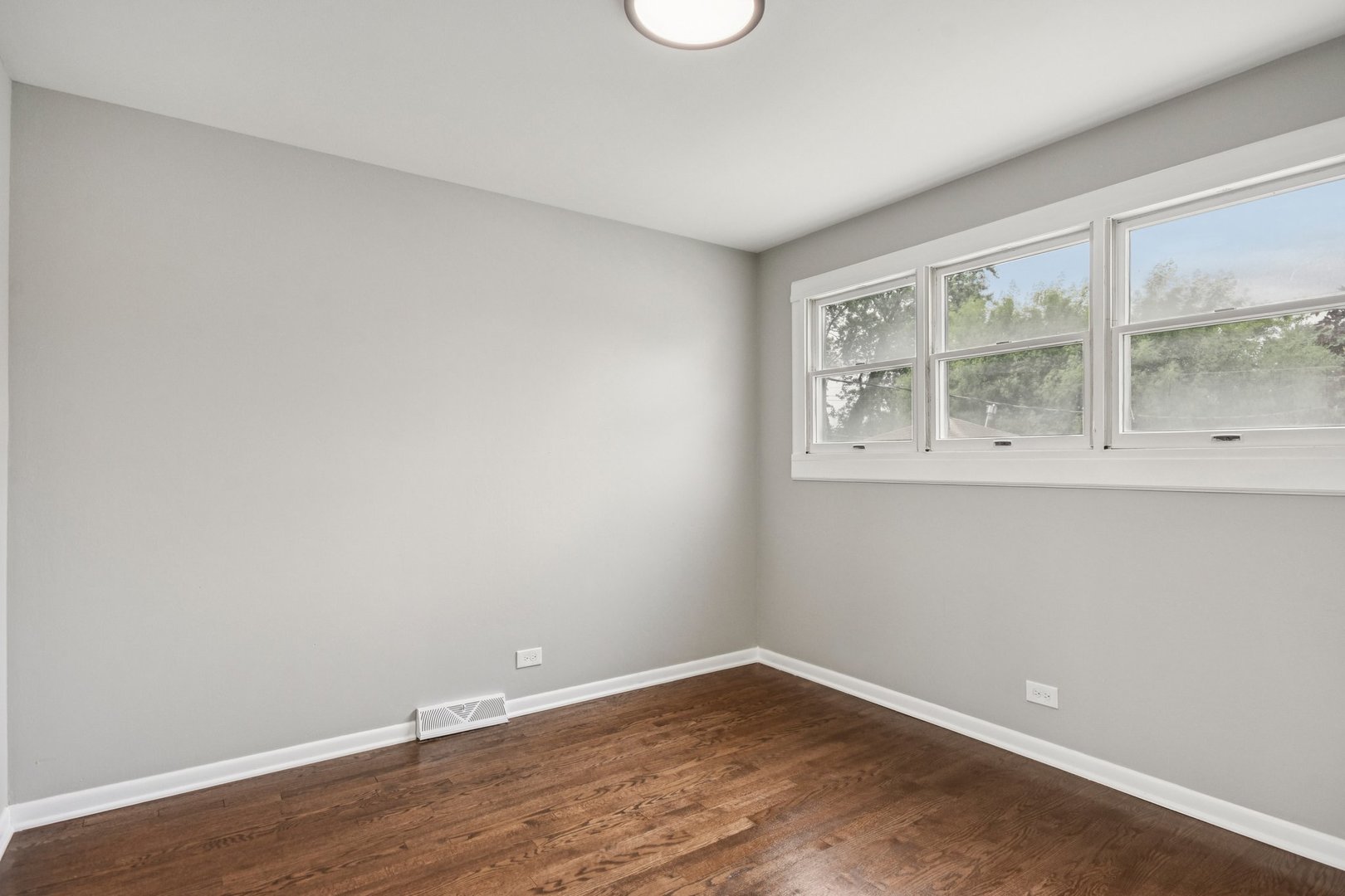 329 E Jefferson Street, Bensenville, IL 60106