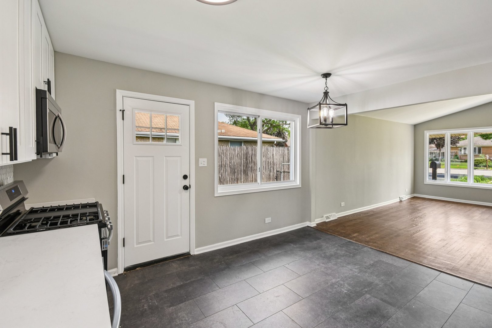 329 E Jefferson Street, Bensenville, IL 60106
