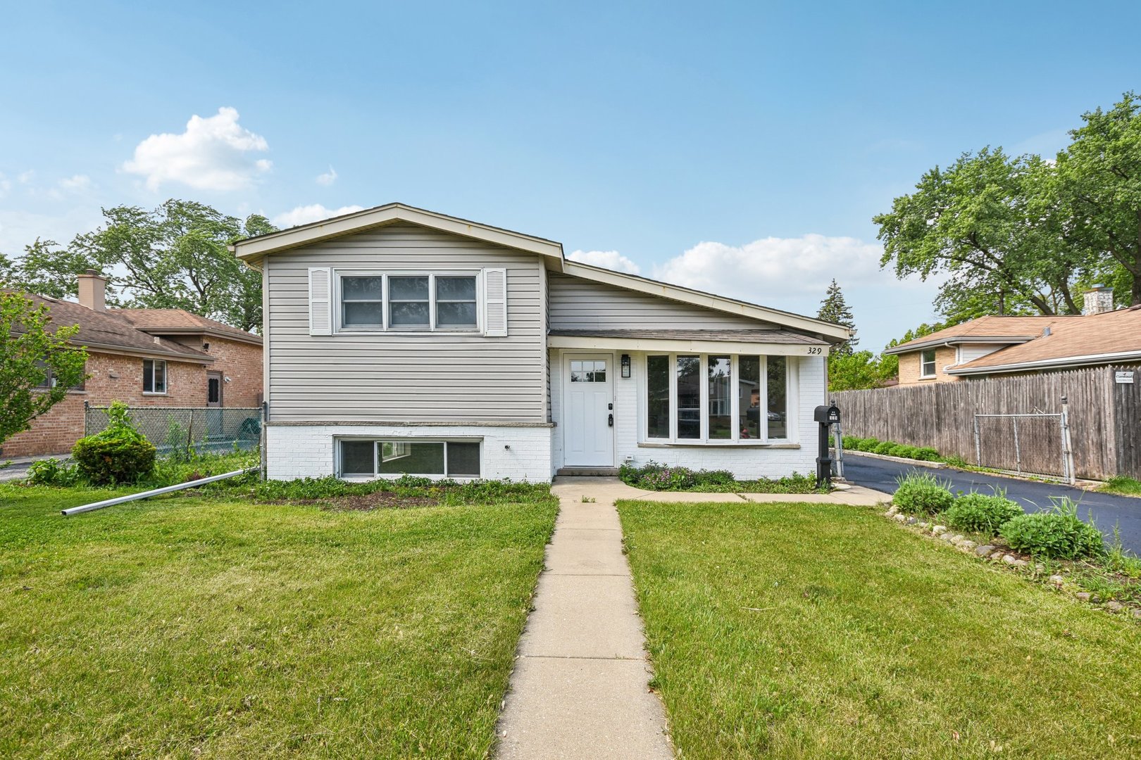 329 E Jefferson Street, Bensenville, IL 60106