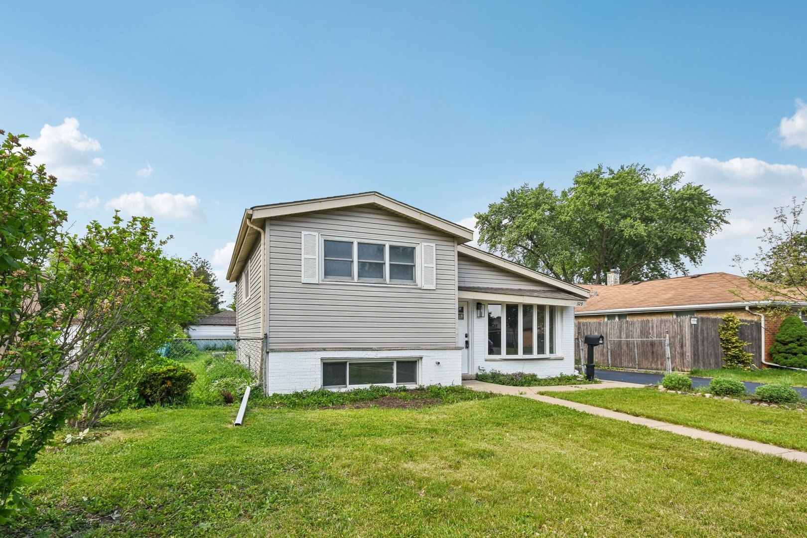 329 E Jefferson Street, Bensenville, IL 60106