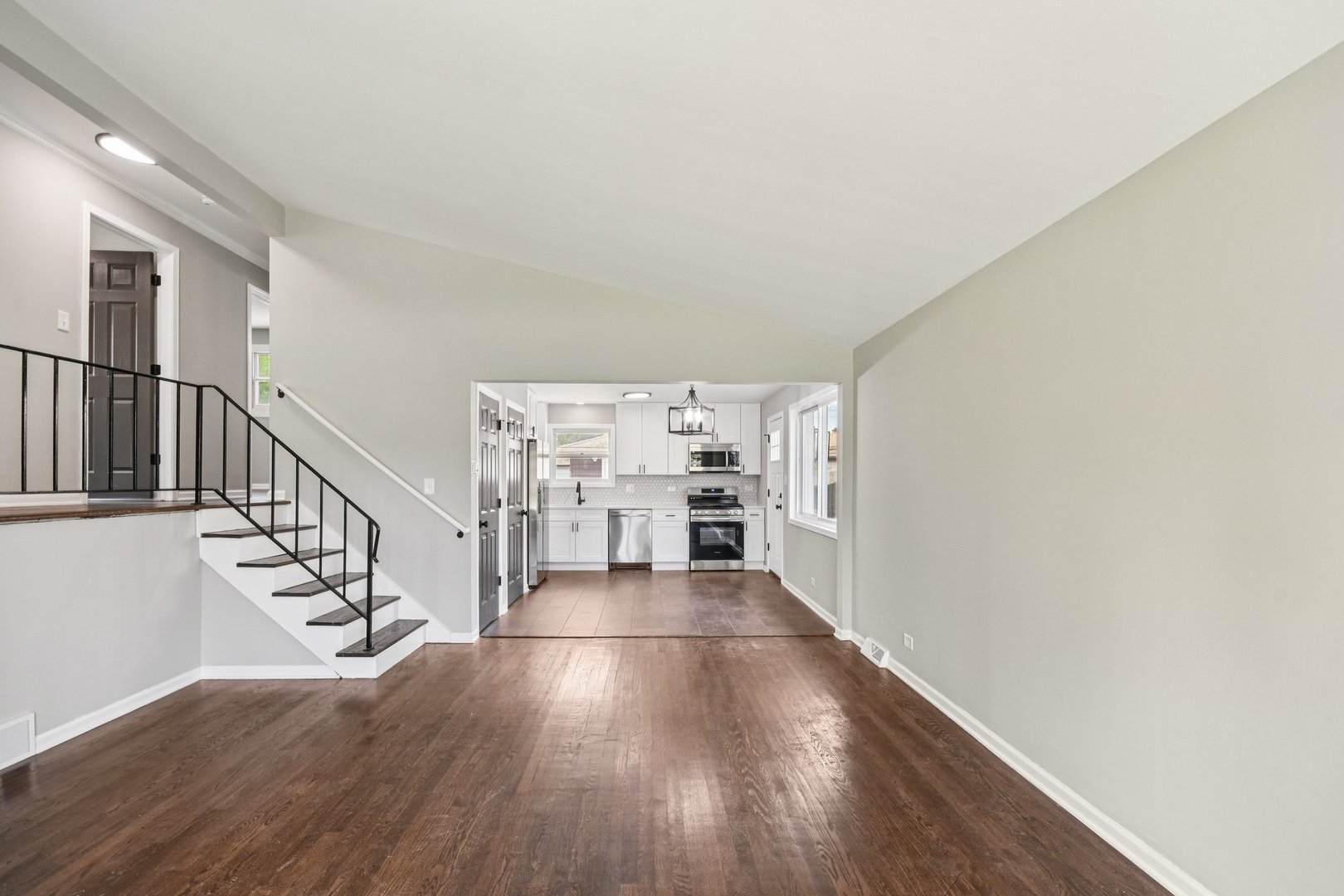 329 E Jefferson Street, Bensenville, IL 60106