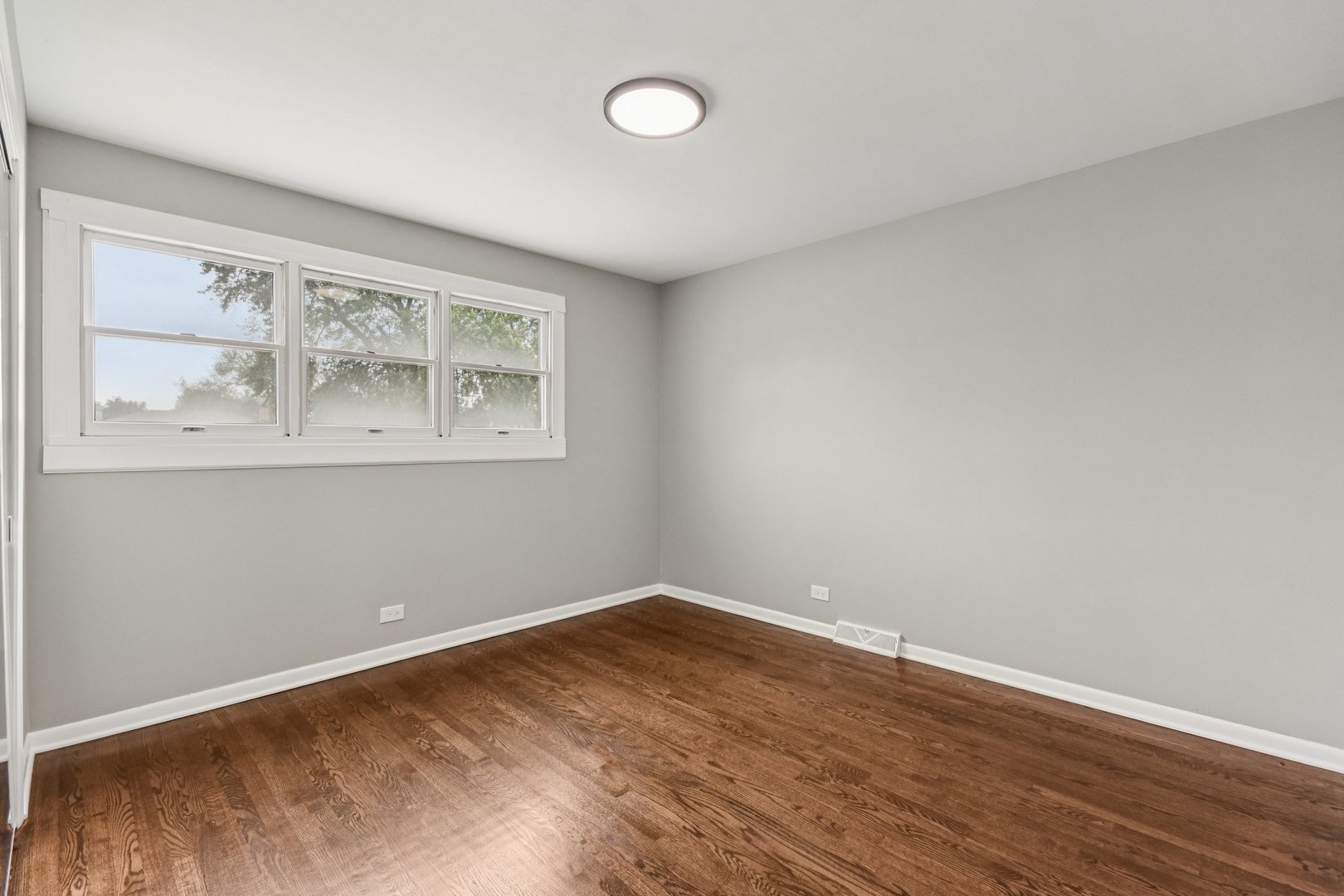 329 E Jefferson Street, Bensenville, IL 60106