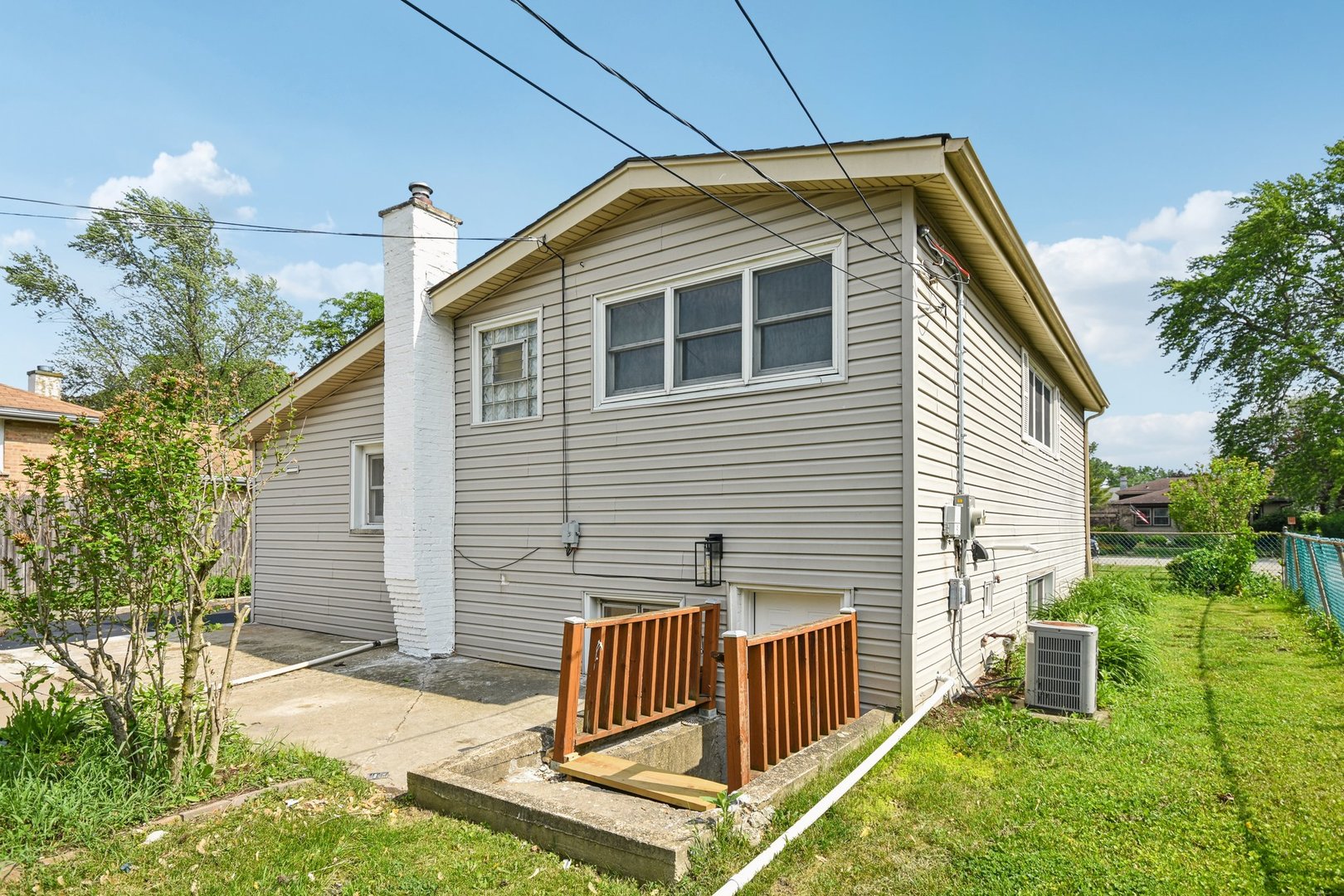 329 E Jefferson Street, Bensenville, IL 60106